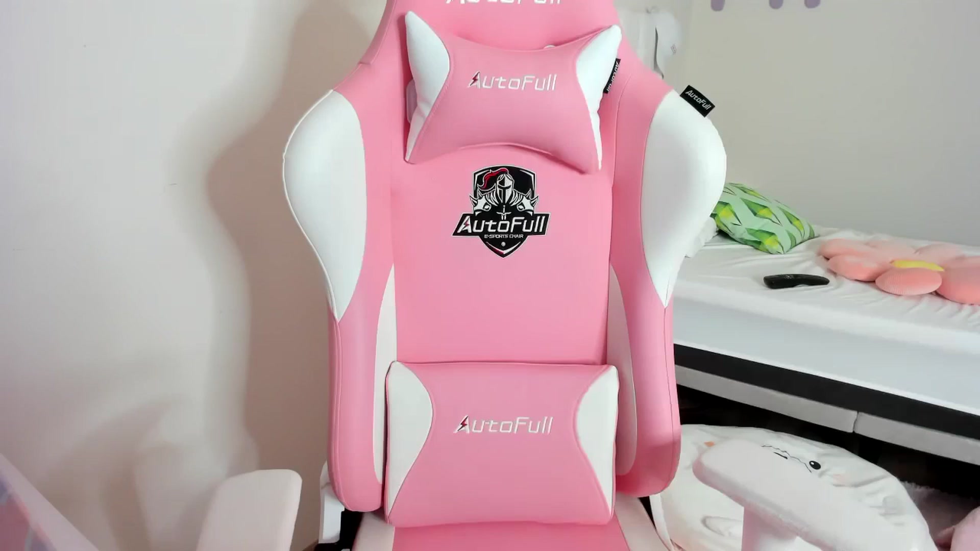 Gallery image thumbnail from Cherrycute666's myfreecams stream on, 09/26/2023, 22:00 image 16 of 20