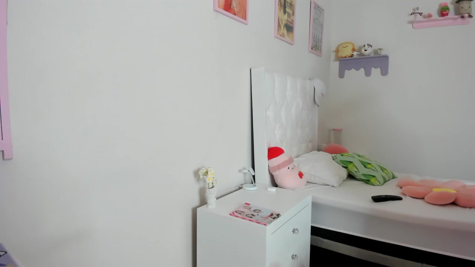 Gallery image thumbnail from Cherrycute666's myfreecams stream on, 09/26/2023, 22:41 image 1 of 20