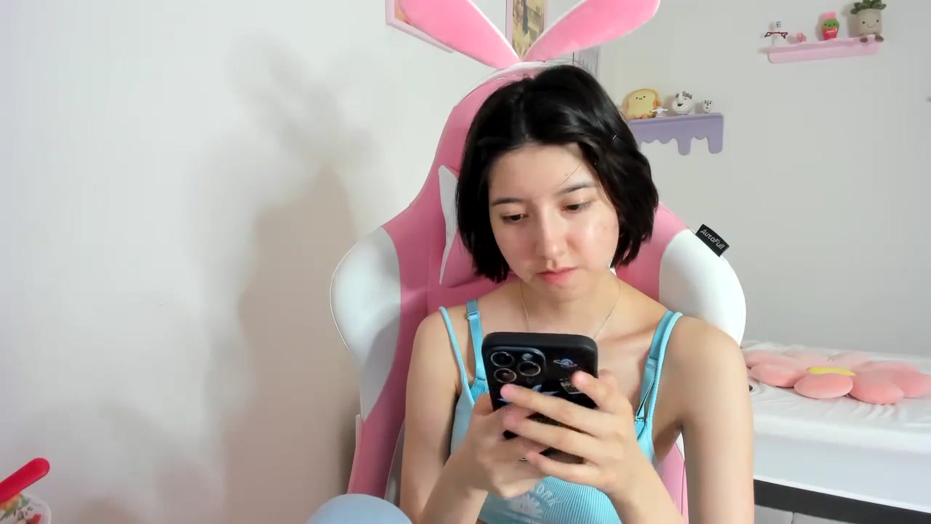Gallery image thumbnail from Cherrycute666's myfreecams stream on, 09/26/2023, 23:05 image 4 of 20