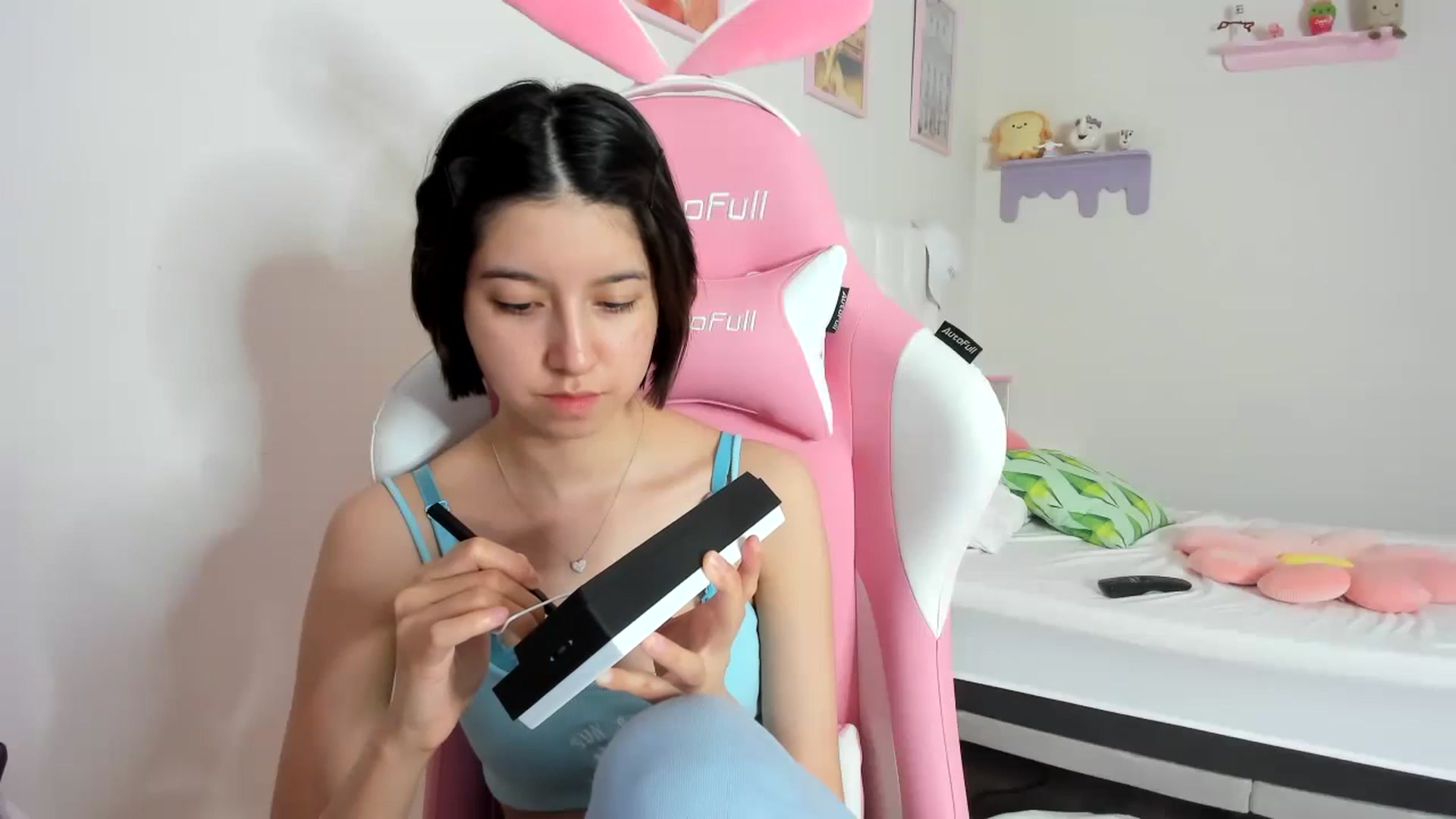 Gallery image thumbnail from Cherrycute666's myfreecams stream on, 09/26/2023, 23:35 image 5 of 20