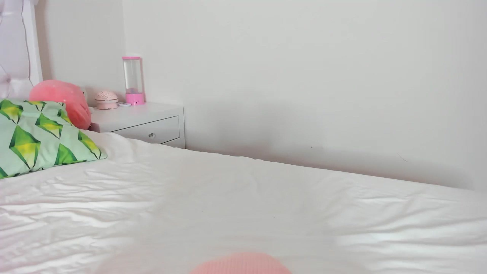 Gallery image thumbnail from Cherrycute666's myfreecams stream on, 09/27/2023, 24:07 image 3 of 20