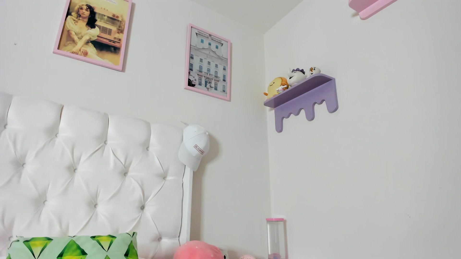Gallery image thumbnail from Cherrycute666's myfreecams stream on, 09/27/2023, 01:27 image 16 of 20