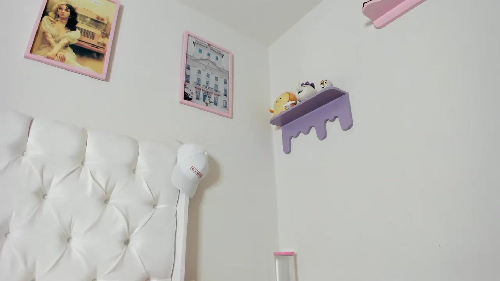 Gallery image thumbnail from Cherrycute666's myfreecams stream on, 09/27/2023, 01:45 image 9 of 20