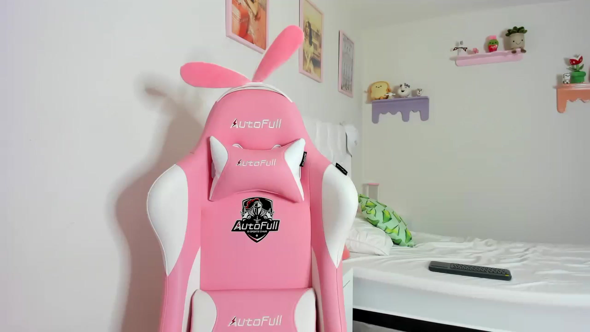 Gallery image thumbnail from Cherrycute666's myfreecams stream on, 09/27/2023, 09:17 image 19 of 20