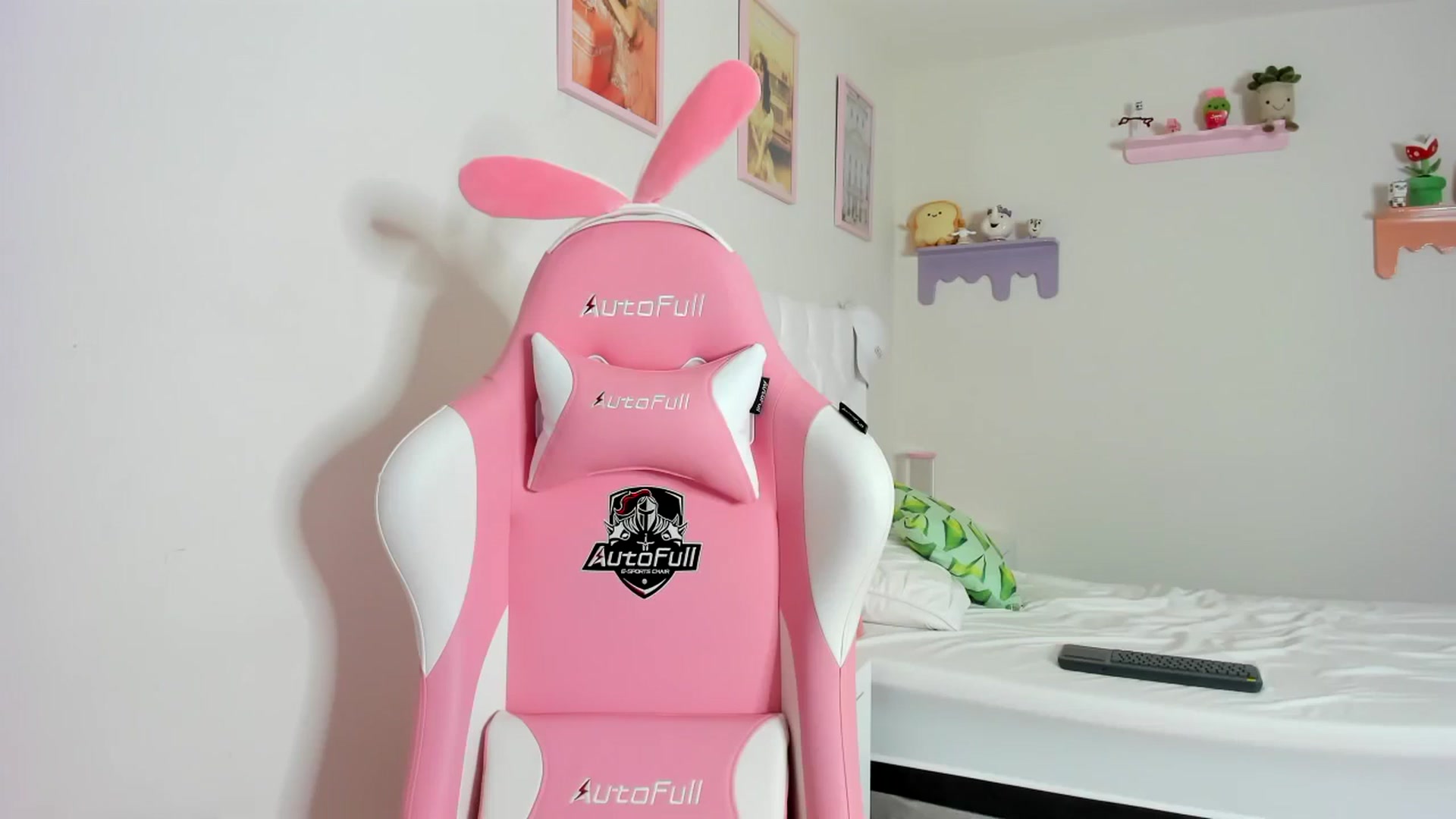 Gallery image thumbnail from Cherrycute666's myfreecams stream on, 09/27/2023, 09:17 image 20 of 20