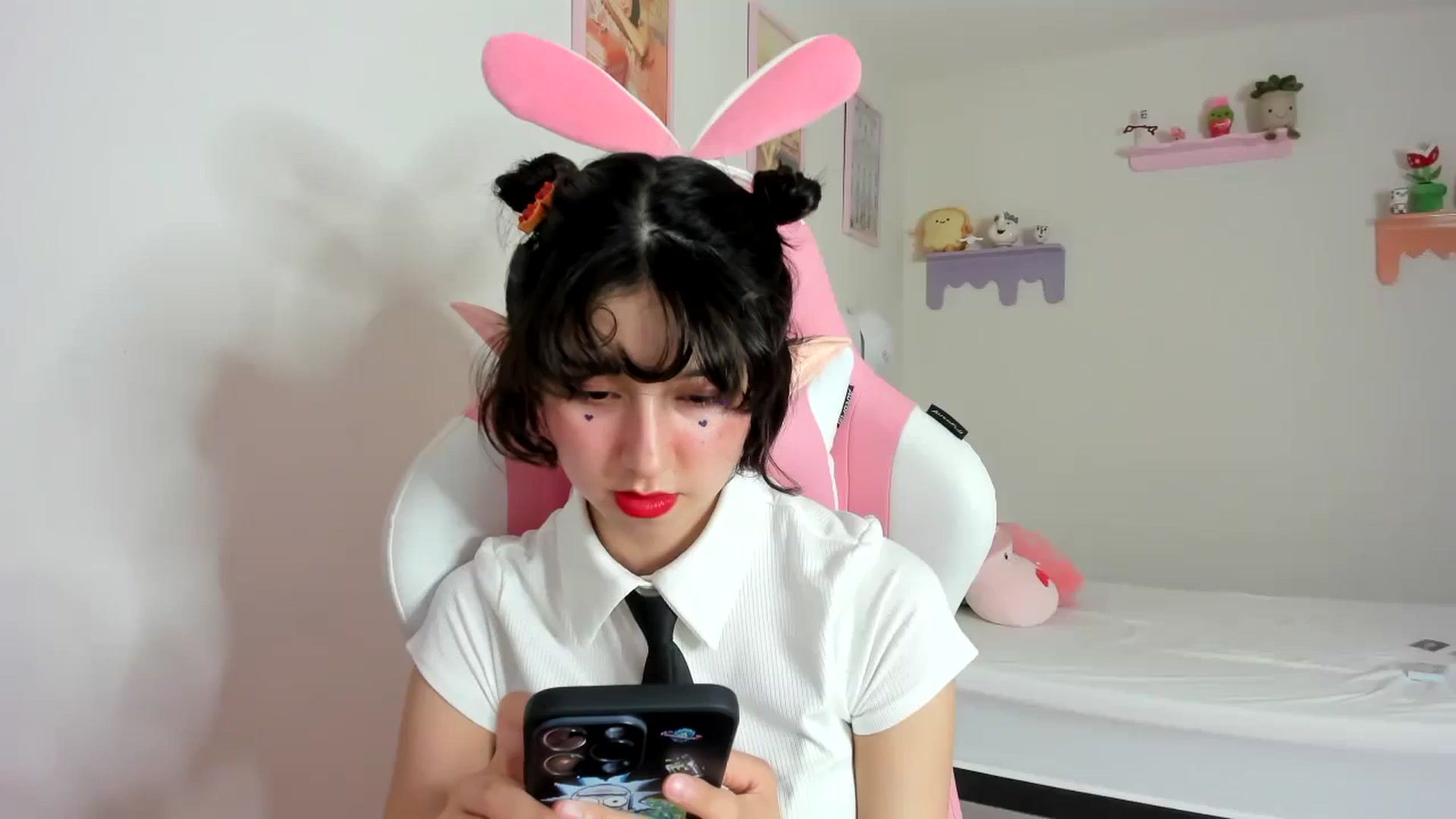 Gallery image thumbnail from Cherrycute666's myfreecams stream on, 09/28/2023, 08:15 image 1 of 20
