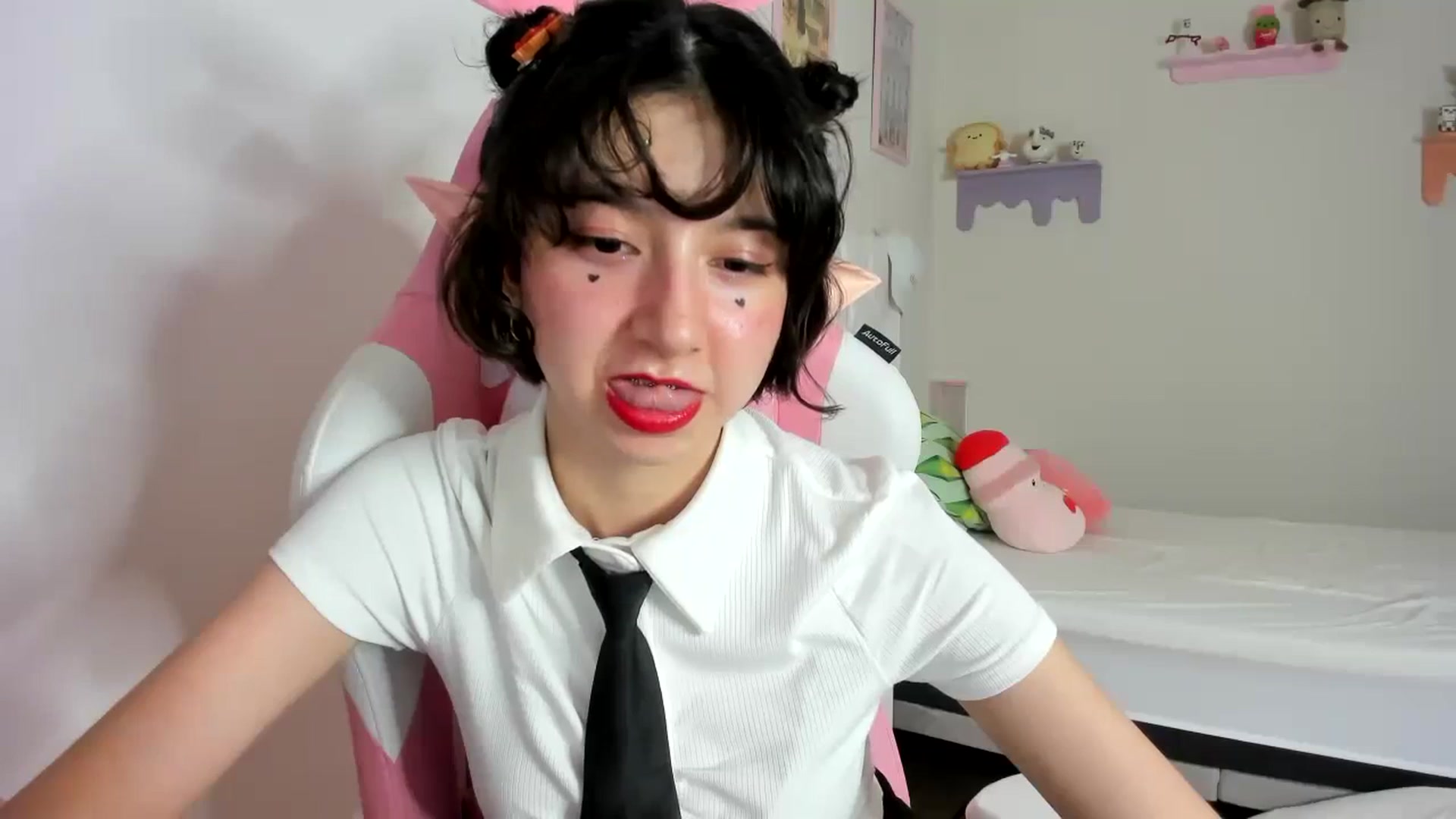 Gallery image thumbnail from Cherrycute666's myfreecams stream on, 09/28/2023, 08:15 image 6 of 20