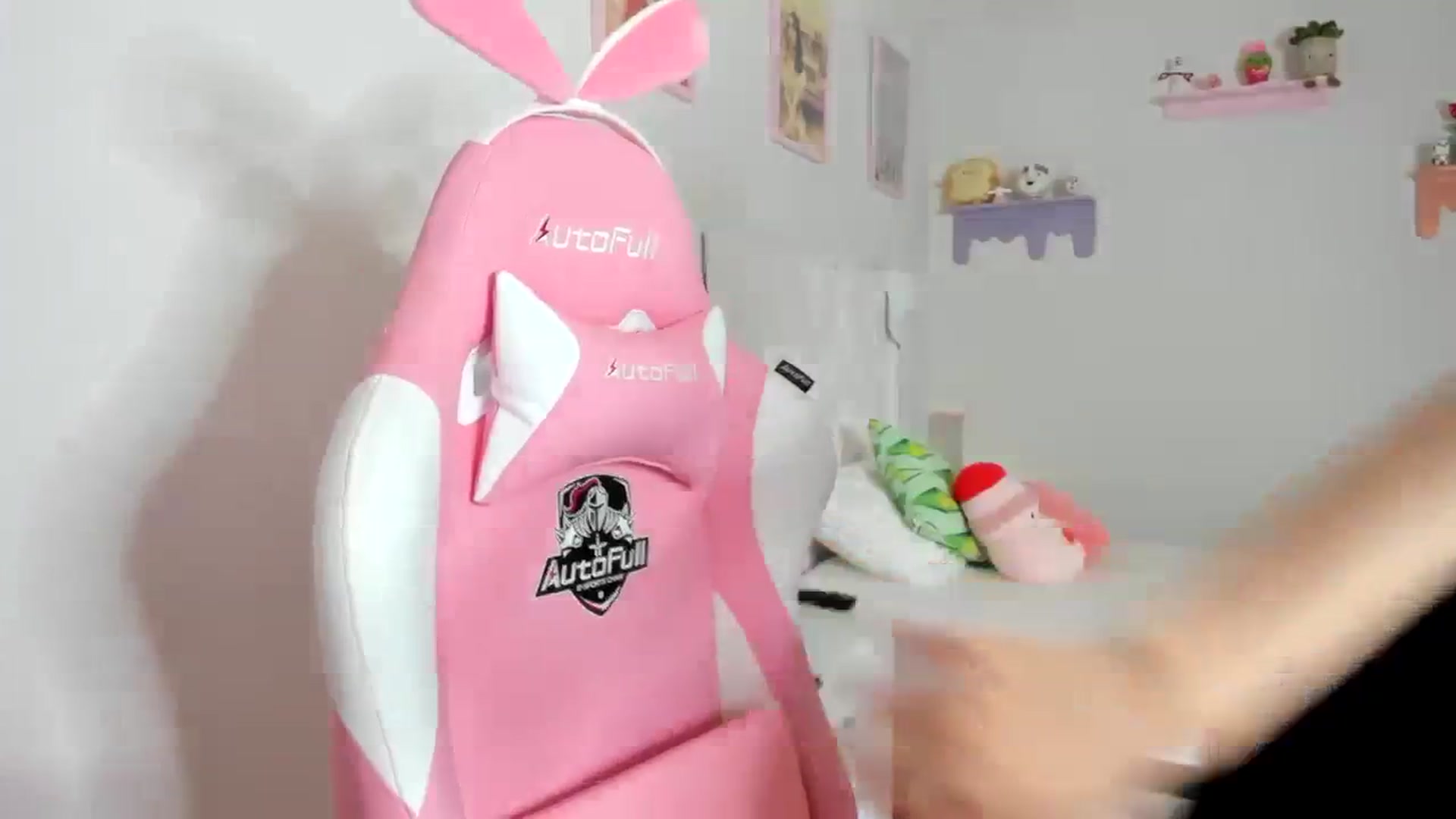 Gallery image thumbnail from Cherrycute666's myfreecams stream on, 09/28/2023, 08:15 image 5 of 20