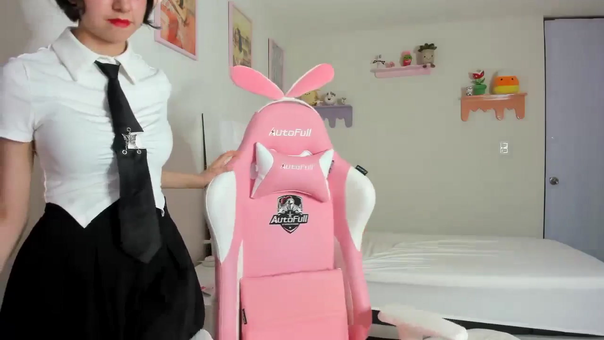 Gallery image thumbnail from Cherrycute666's myfreecams stream on, 09/28/2023, 08:15 image 10 of 20