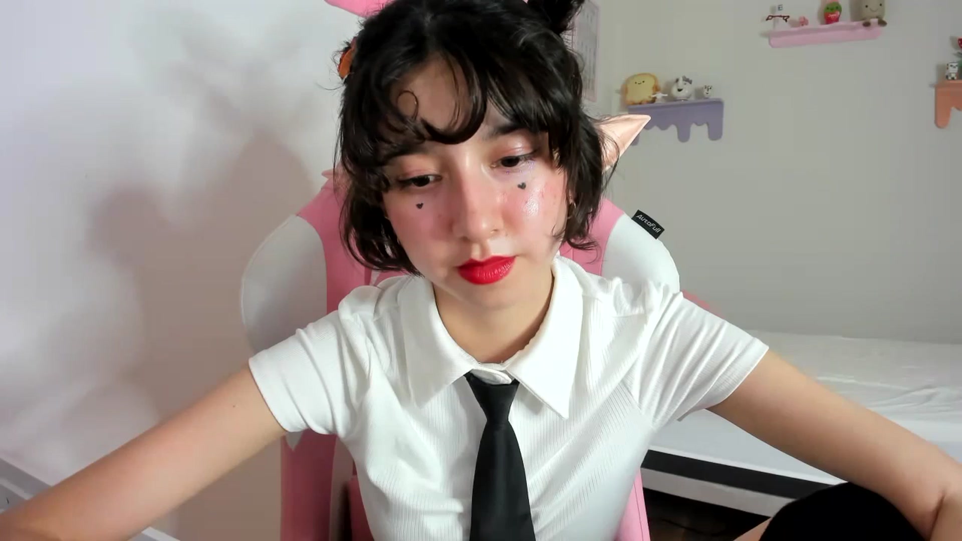Gallery image thumbnail from Cherrycute666's myfreecams stream on, 09/28/2023, 08:15 image 7 of 20