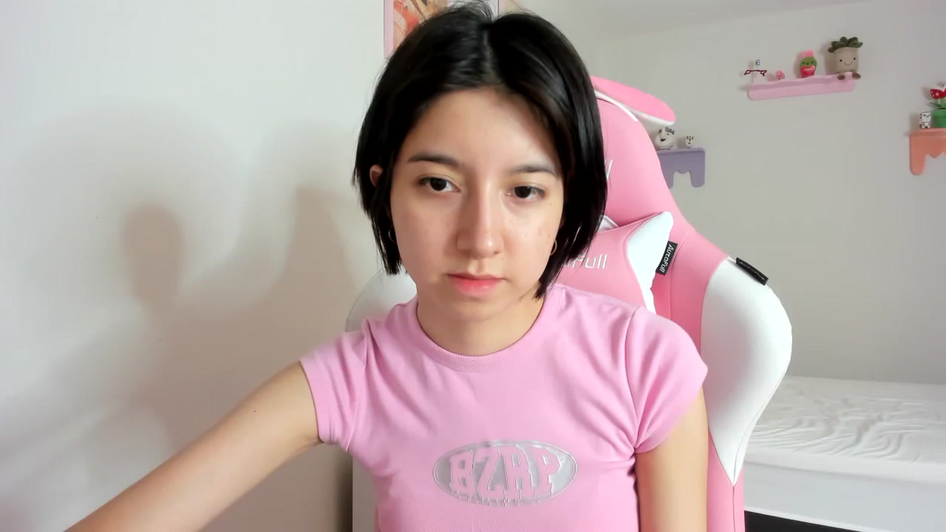 Gallery image thumbnail from Cherrycute666's myfreecams stream on, 09/29/2023, 24:27 image 9 of 20