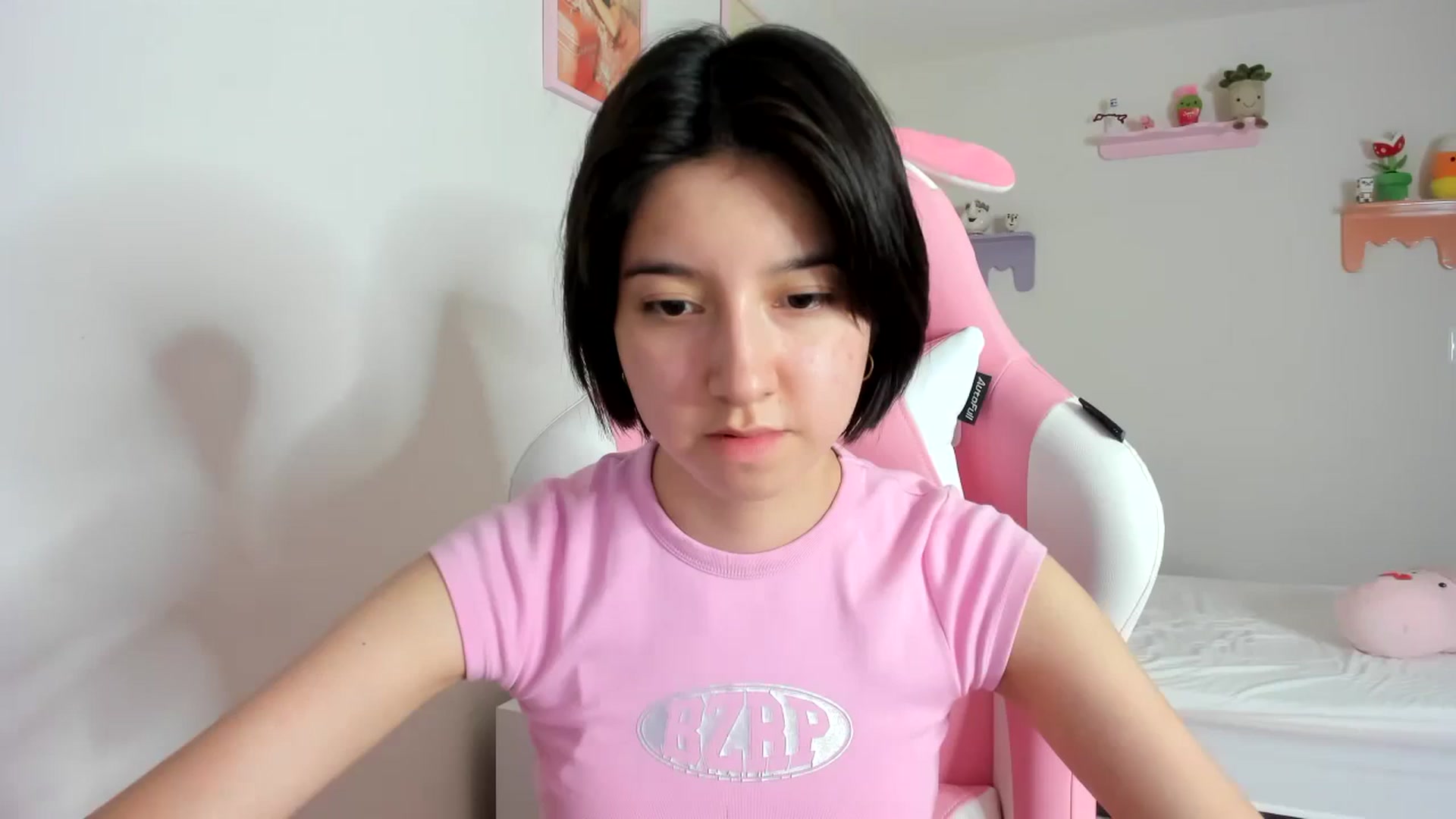 Gallery image thumbnail from Cherrycute666's myfreecams stream on, 09/29/2023, 02:58 image 1 of 20