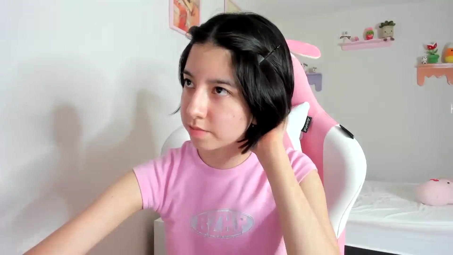 Gallery image thumbnail from Cherrycute666's myfreecams stream on, 09/29/2023, 02:58 image 3 of 20