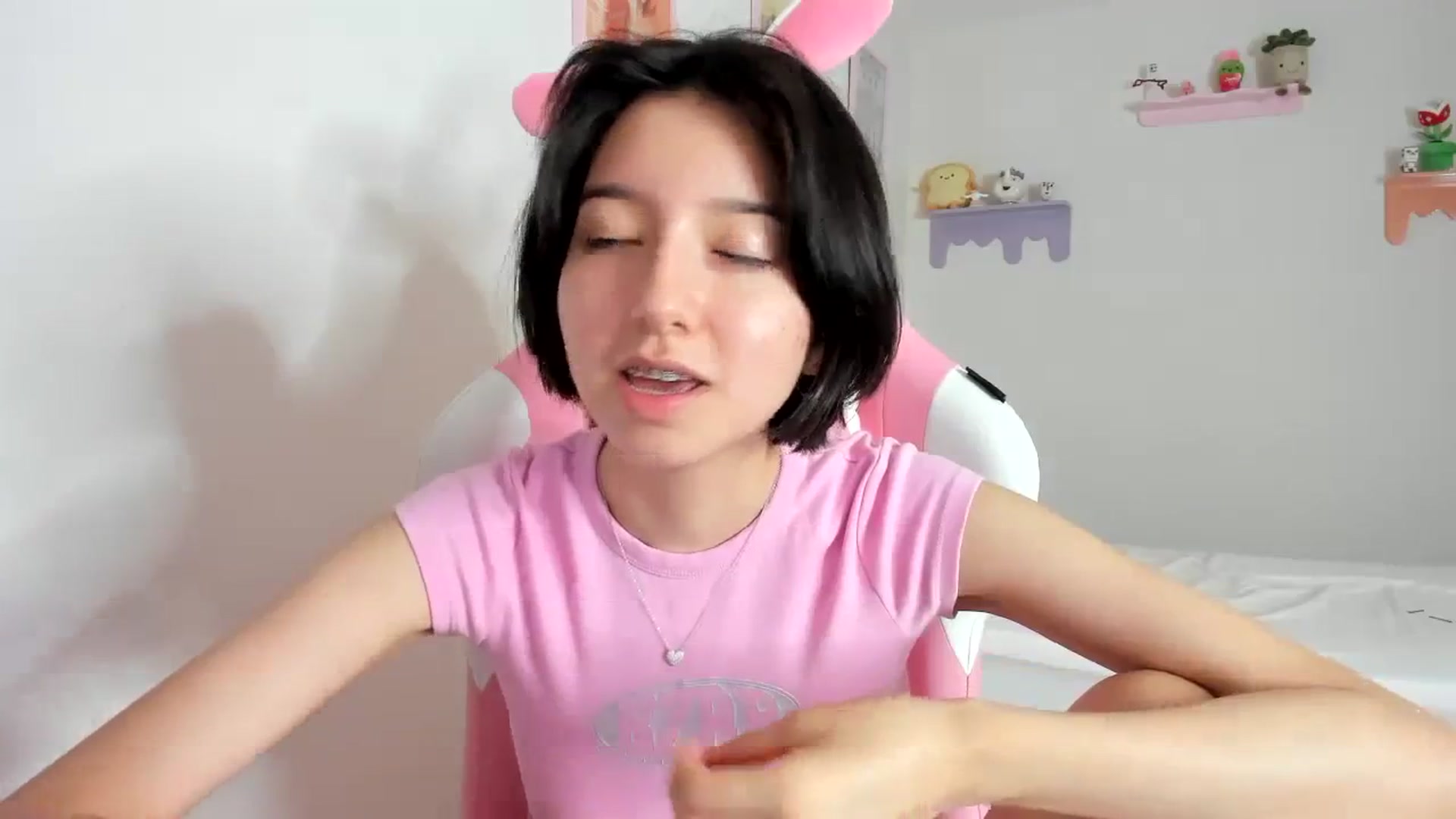 Gallery image thumbnail from Cherrycute666's myfreecams stream on, 09/29/2023, 06:56 image 14 of 20