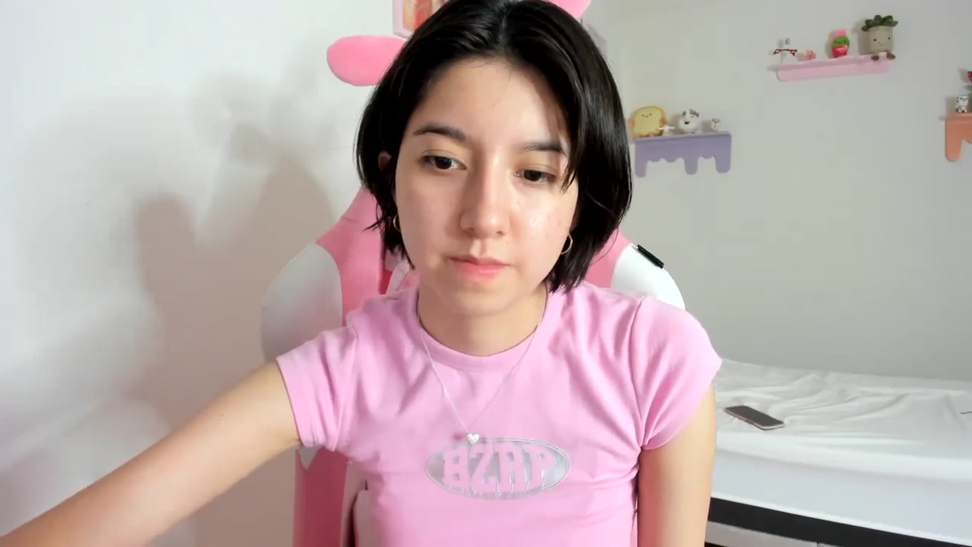 Gallery image thumbnail from Cherrycute666's myfreecams stream on, 09/29/2023, 07:19 image 19 of 20