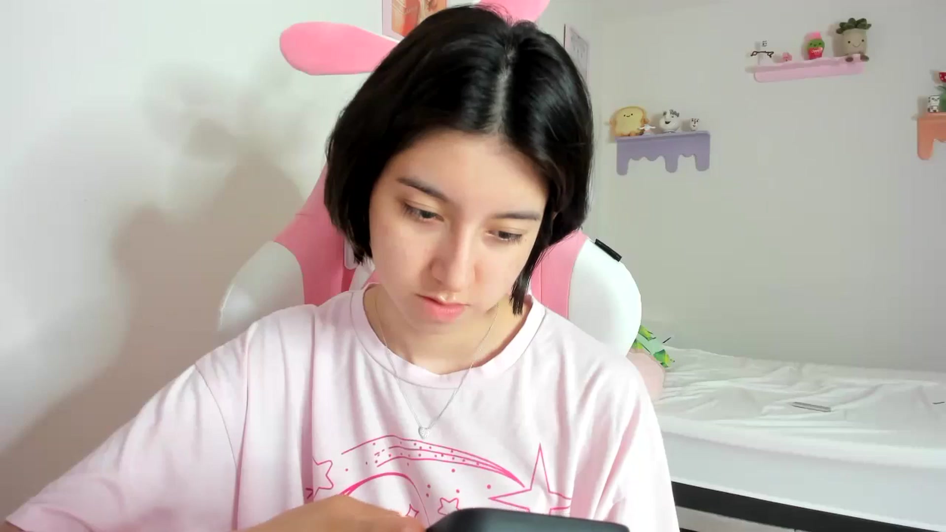 Gallery image thumbnail from Cherrycute666's myfreecams stream on, 09/29/2023, 07:50 image 16 of 20
