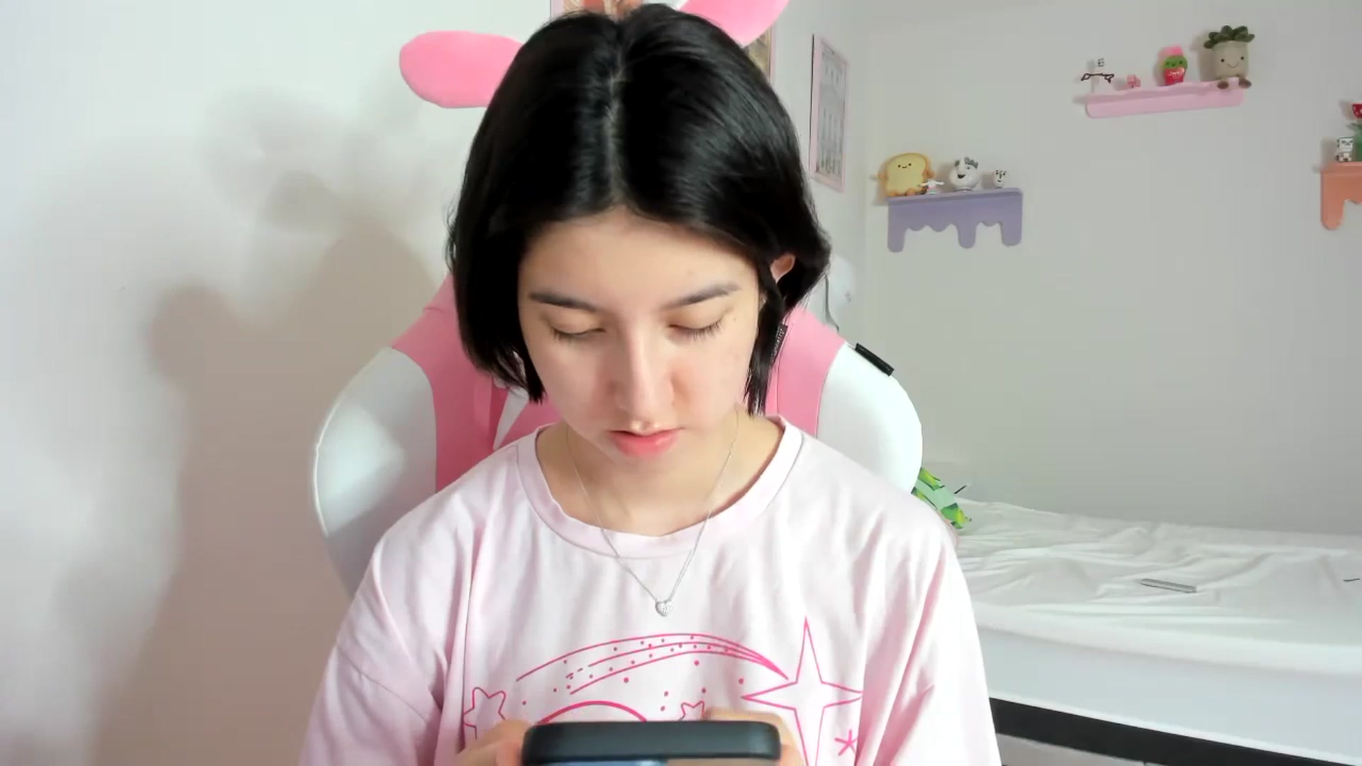 Gallery image thumbnail from Cherrycute666's myfreecams stream on, 09/29/2023, 07:50 image 14 of 20
