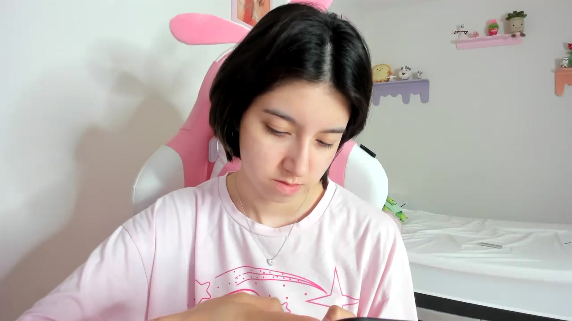 Gallery image thumbnail from Cherrycute666's myfreecams stream on, 09/29/2023, 07:50 image 13 of 20