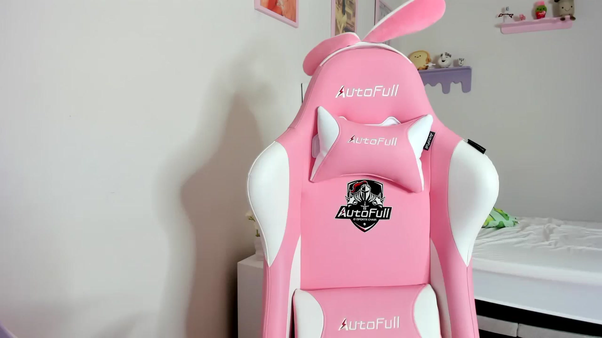 Gallery image thumbnail from Cherrycute666's myfreecams stream on, 09/30/2023, 01:24 image 11 of 20