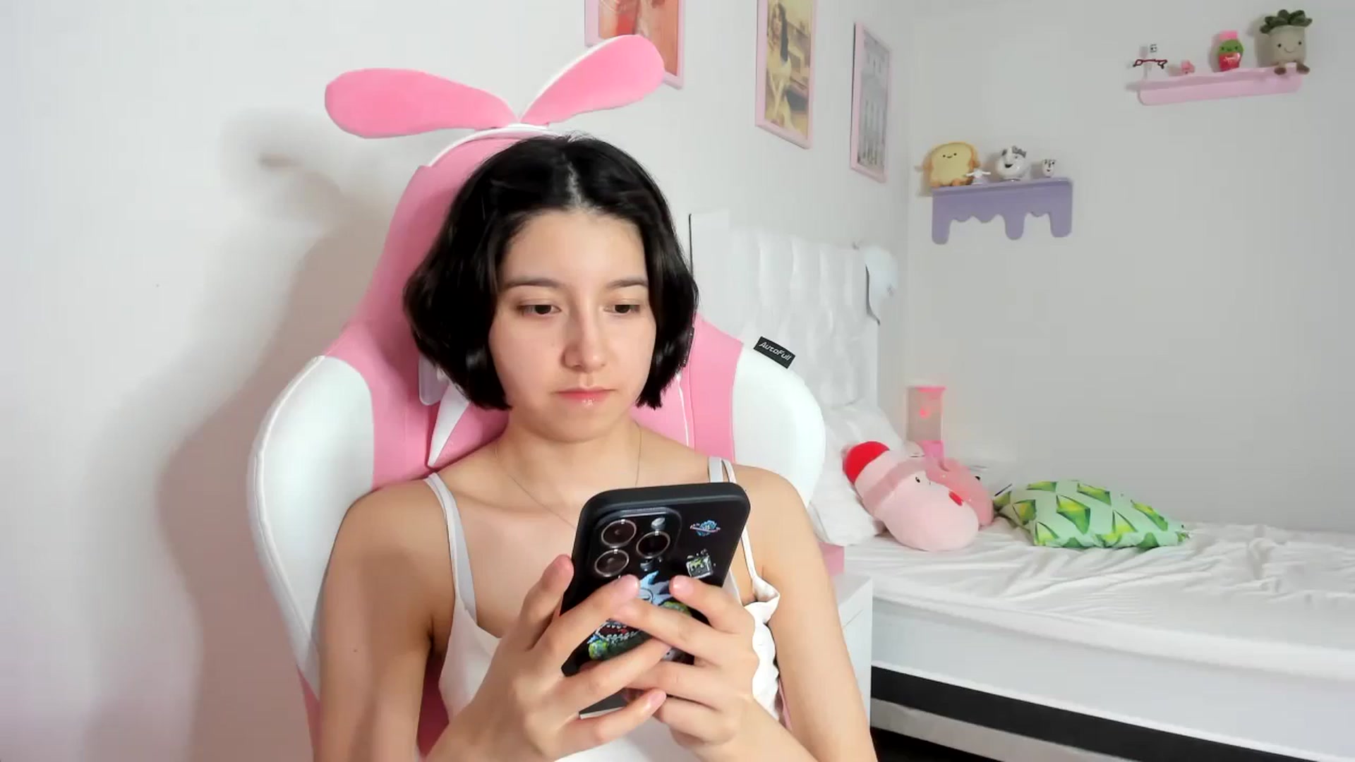 Gallery image thumbnail from Cherrycute666's myfreecams stream on, 09/30/2023, 02:24 image 1 of 20