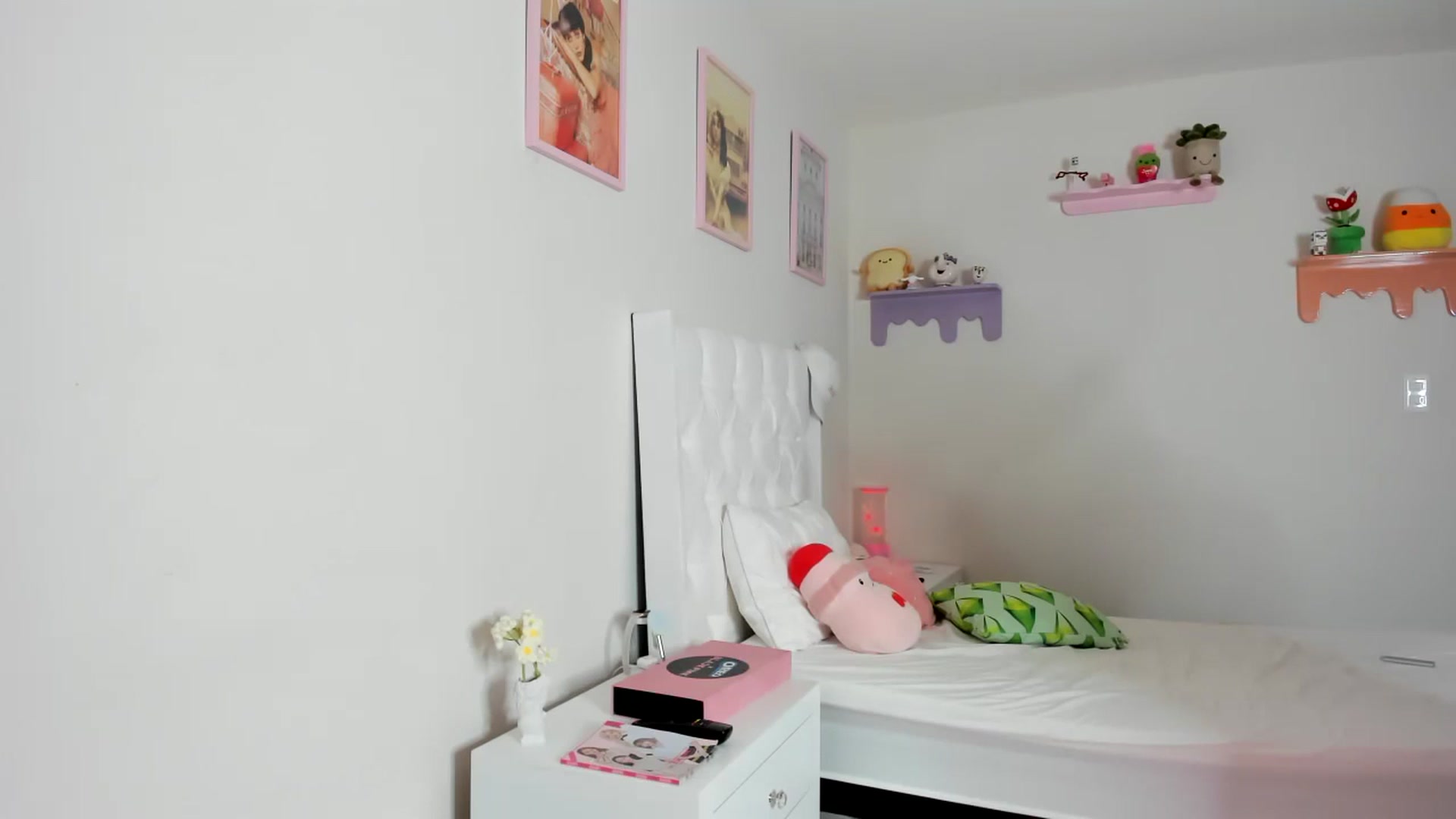 Gallery image thumbnail from Cherrycute666's myfreecams stream on, 09/30/2023, 02:24 image 20 of 20