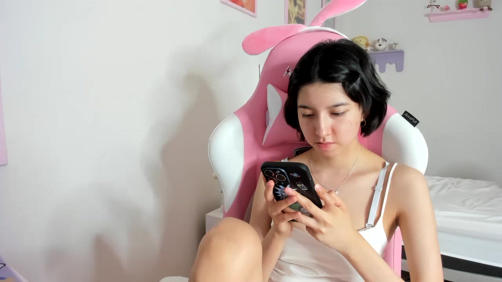 Gallery image thumbnail from Cherrycute666's myfreecams stream on, 09/30/2023, 10:23 image 14 of 20