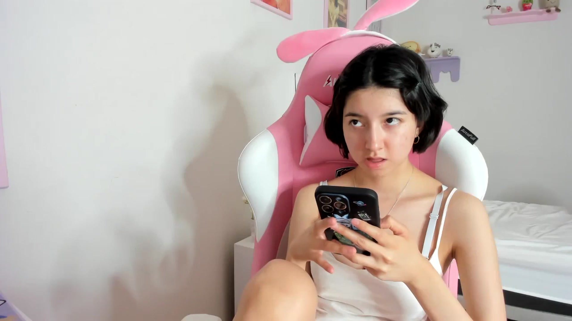 Gallery image thumbnail from Cherrycute666's myfreecams stream on, 09/30/2023, 10:23 image 13 of 20