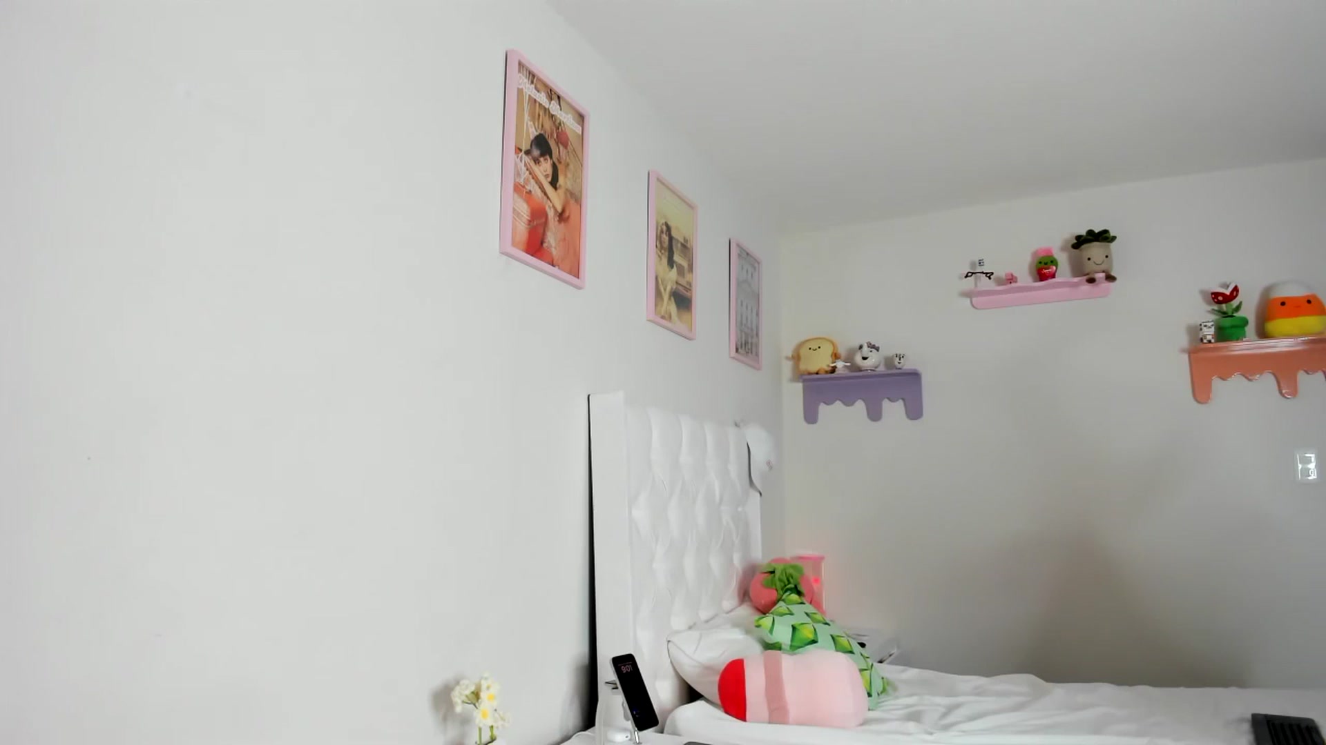 Gallery image thumbnail from Cherrycute666's myfreecams stream on, 10/01/2023, 03:15 image 17 of 20