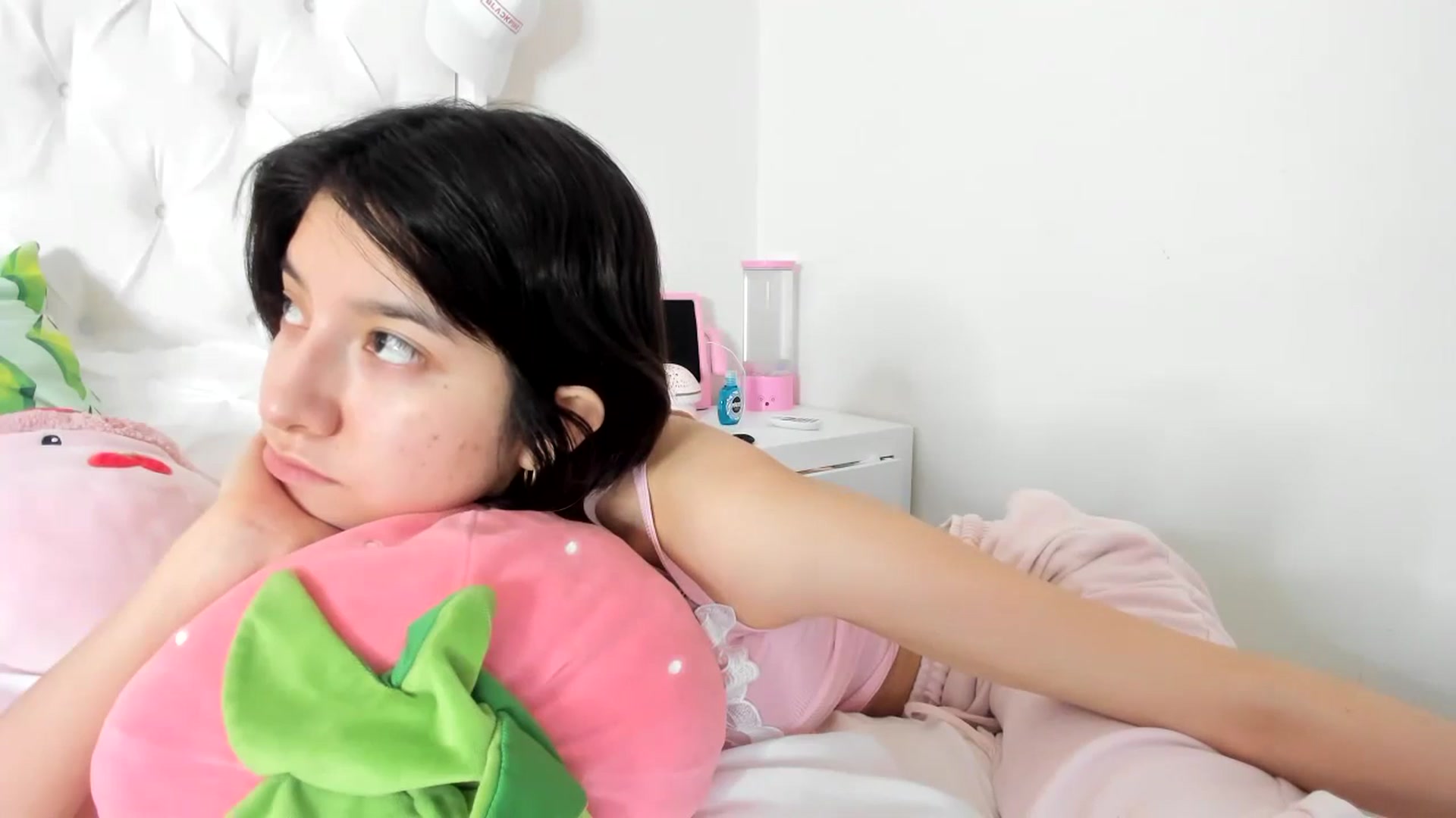 Gallery image thumbnail from Cherrycute666's myfreecams stream on, 10/02/2023, 06:14 image 8 of 20