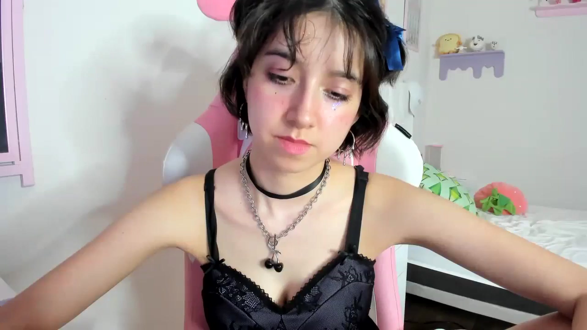 Gallery image thumbnail from Cherrycute666's myfreecams stream on, 10/03/2023, 07:09 image 2 of 20