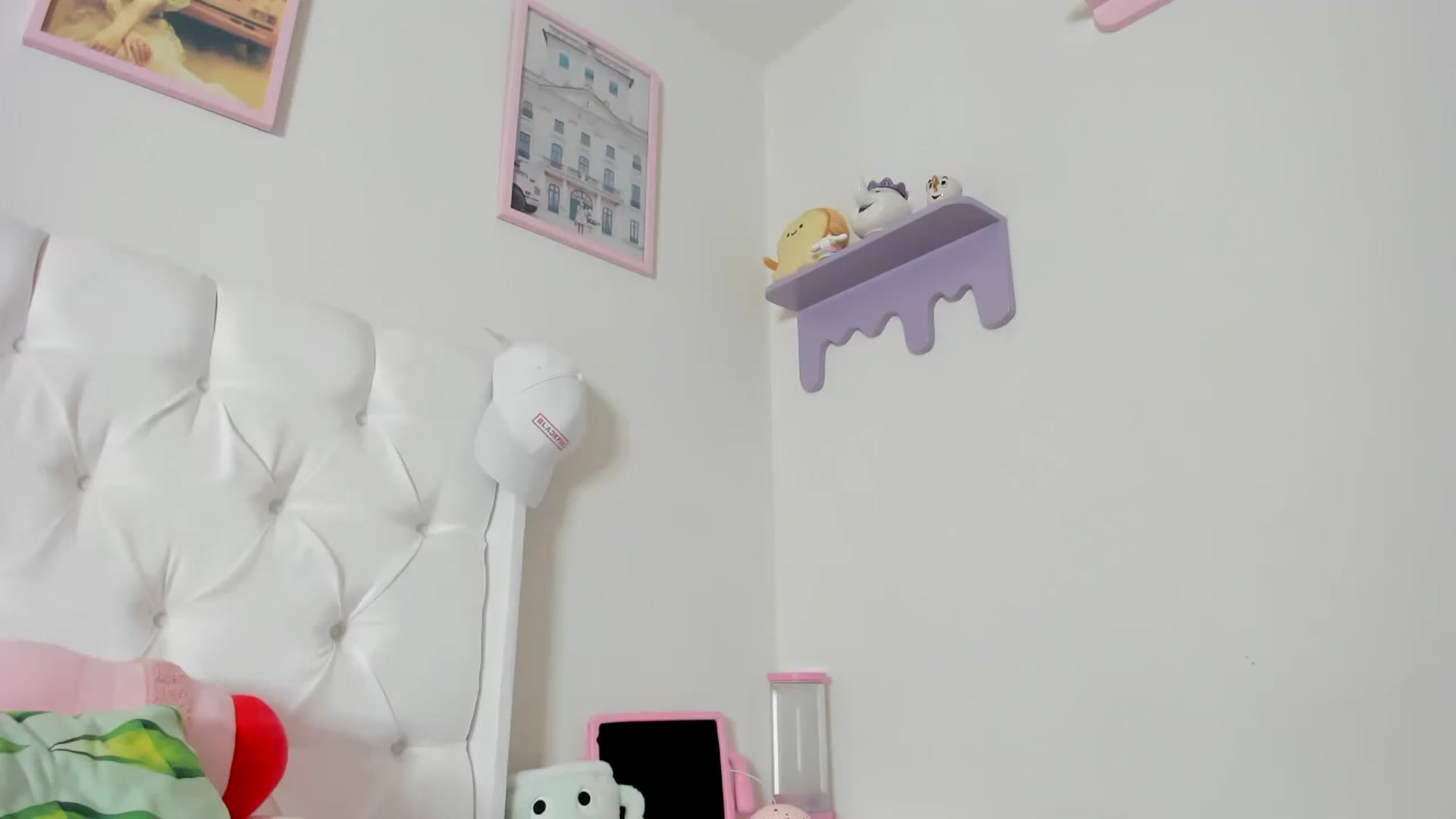 Gallery image thumbnail from Cherrycute666's myfreecams stream on, 10/03/2023, 08:26 image 20 of 20