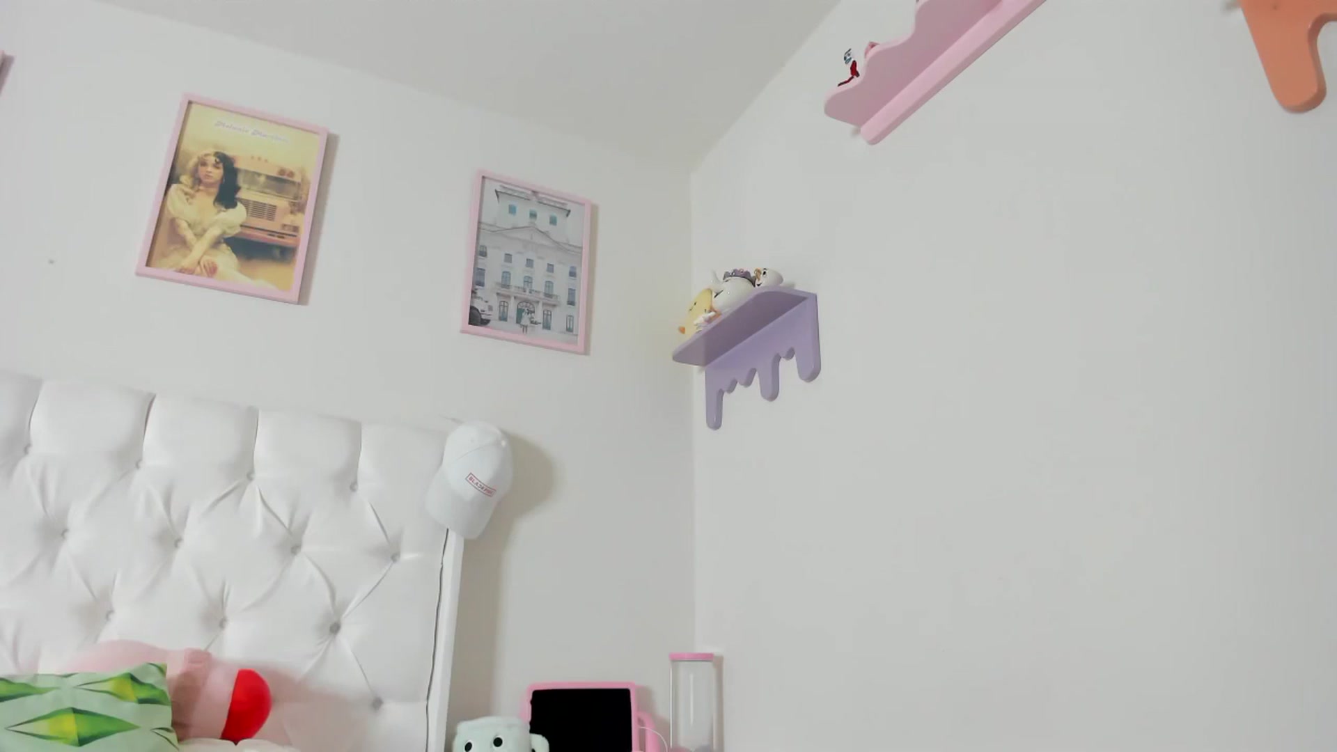 Gallery image thumbnail from Cherrycute666's myfreecams stream on, 10/03/2023, 08:26 image 11 of 20