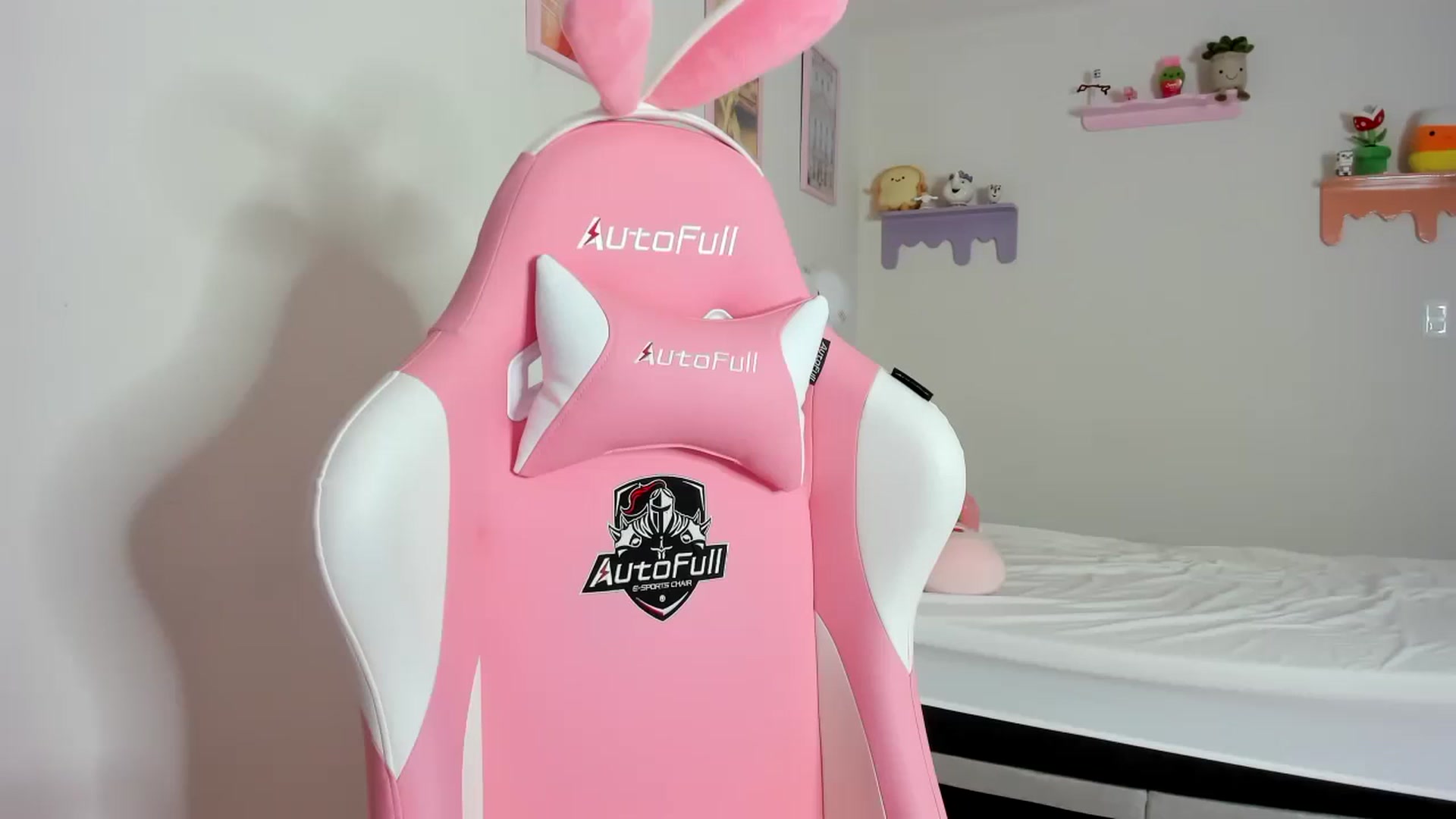 Gallery image thumbnail from Cherrycute666's myfreecams stream on, 10/04/2023, 05:06 image 12 of 20