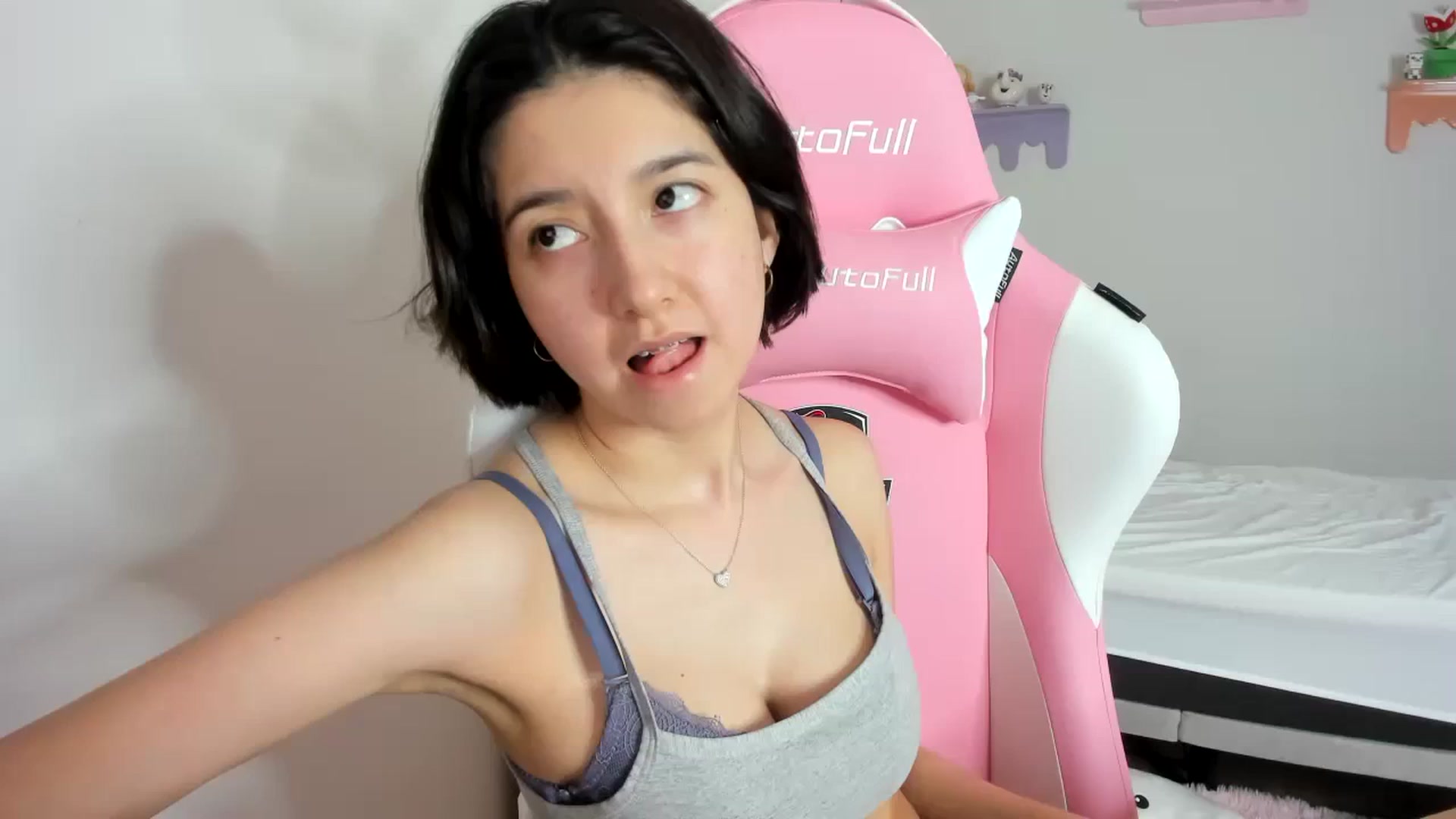 Gallery image thumbnail from Cherrycute666's myfreecams stream on, 10/04/2023, 05:06 image 7 of 20