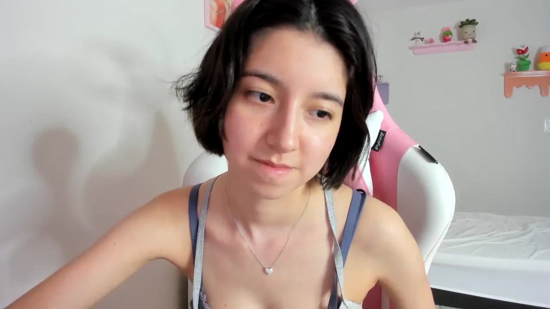 Gallery image thumbnail from Cherrycute666's myfreecams stream on, 10/04/2023, 05:06 image 10 of 20