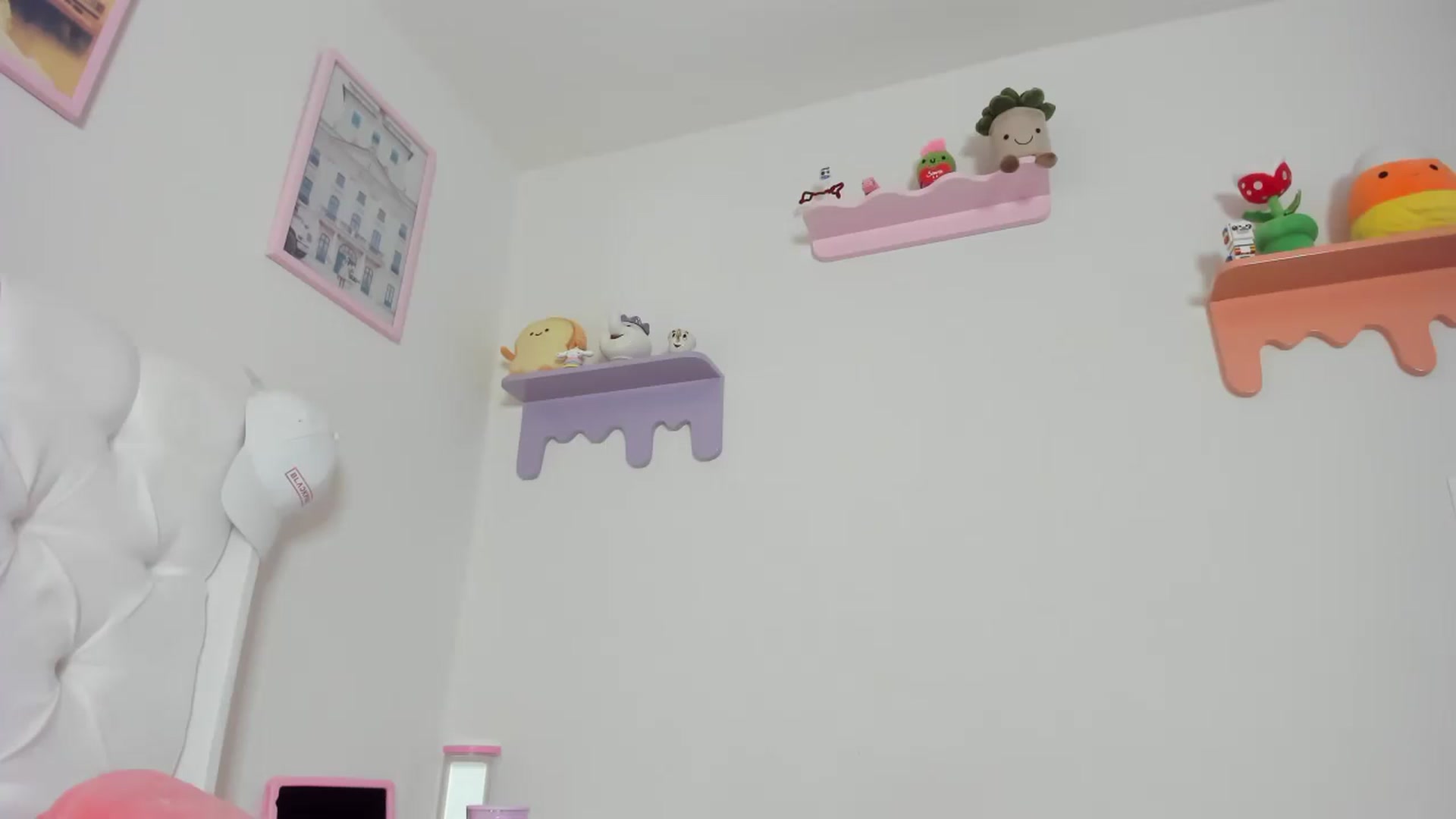 Gallery image thumbnail from Cherrycute666's myfreecams stream on, 10/04/2023, 07:25 image 20 of 20
