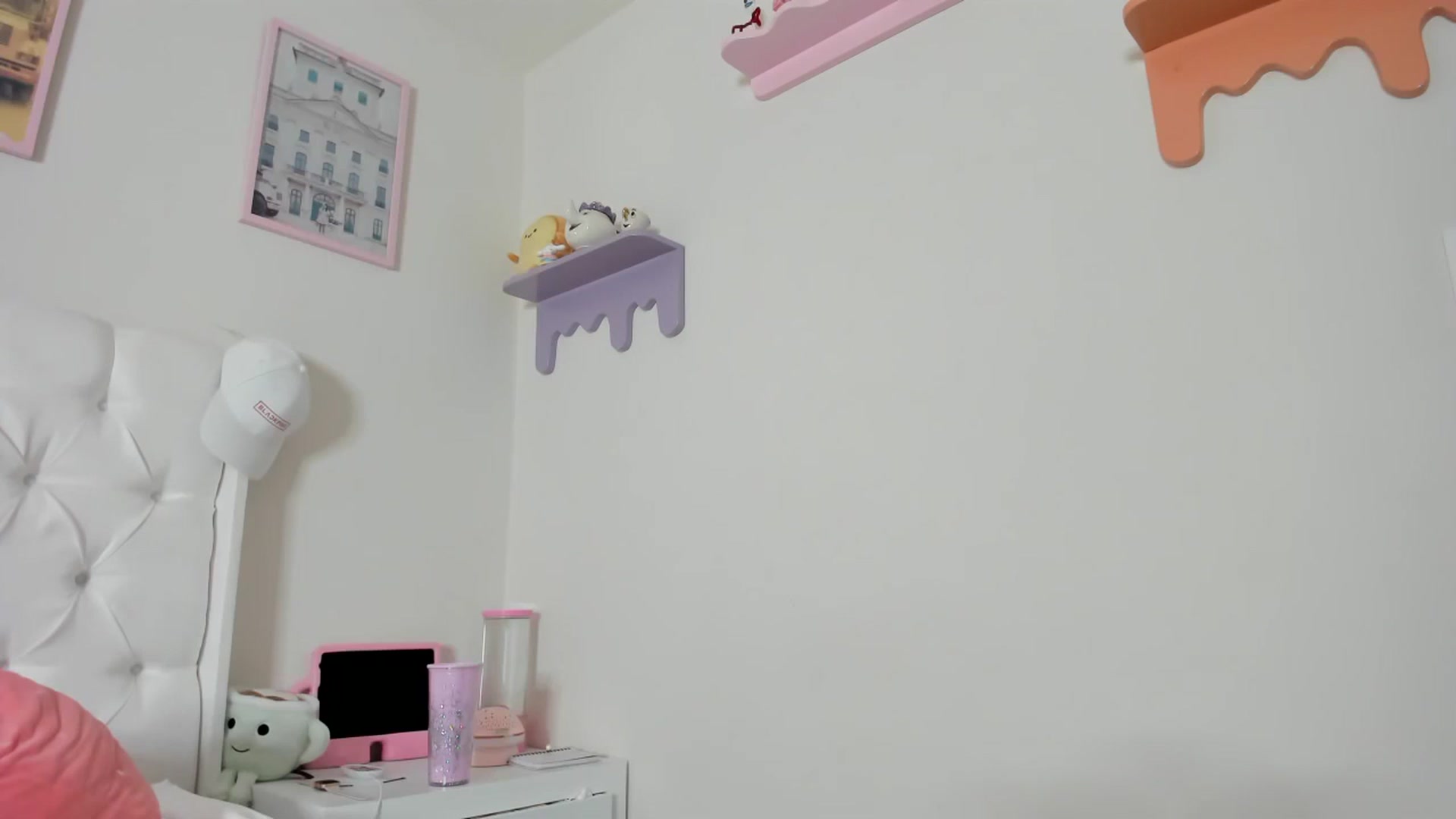 Gallery image thumbnail from Cherrycute666's myfreecams stream on, 10/04/2023, 07:25 image 9 of 20