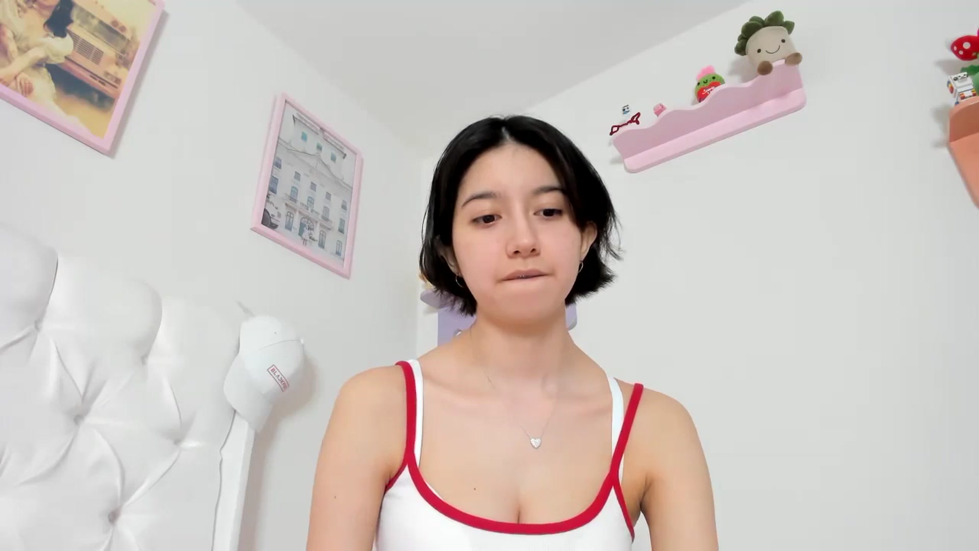 Gallery image thumbnail from Cherrycute666's myfreecams stream on, 10/04/2023, 08:02 image 6 of 20