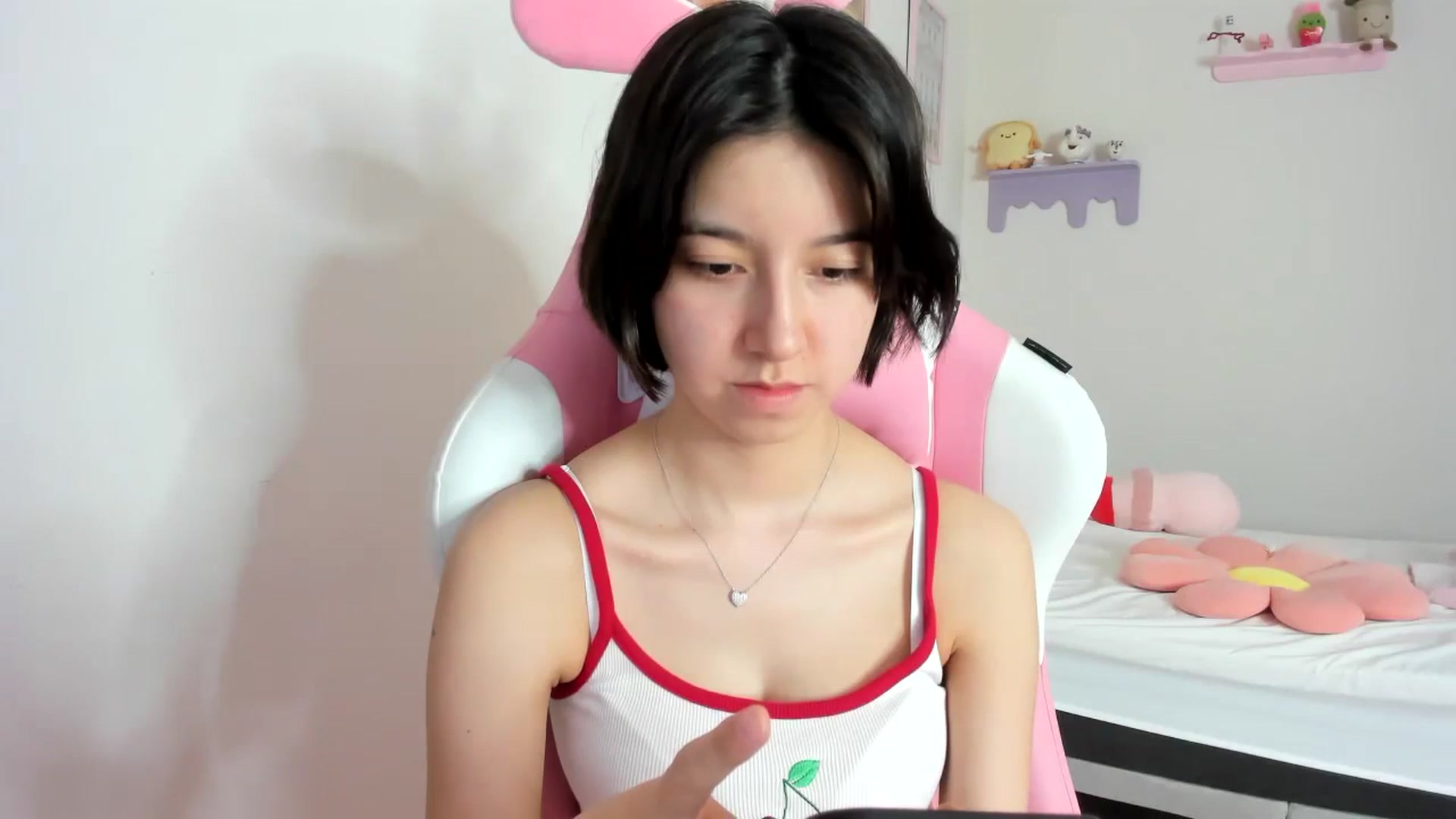 Gallery image thumbnail from Cherrycute666's myfreecams stream on, 10/04/2023, 15:42 image 19 of 20