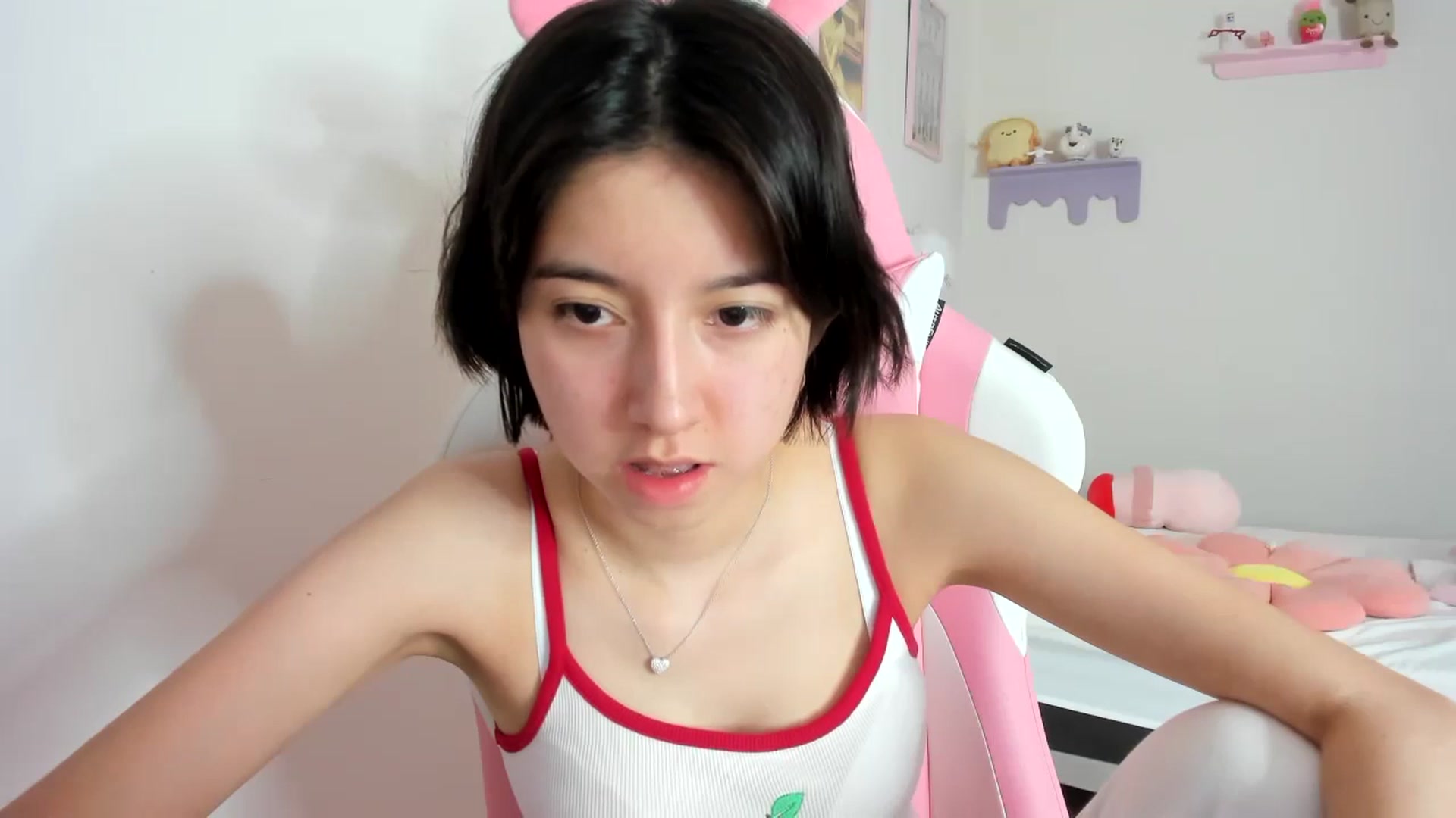 Gallery image thumbnail from Cherrycute666's myfreecams stream on, 10/04/2023, 15:42 image 13 of 20