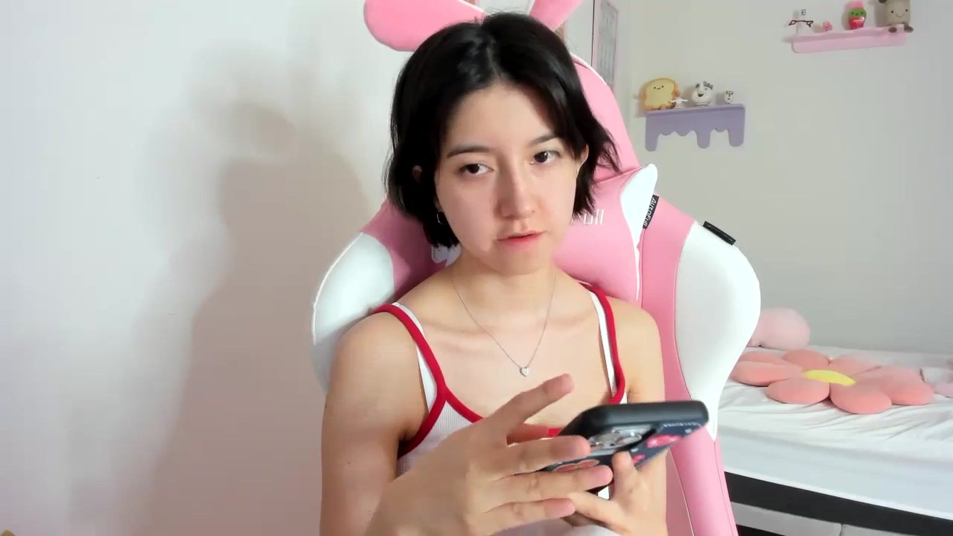 Gallery image thumbnail from Cherrycute666's myfreecams stream on, 10/04/2023, 15:42 image 8 of 20