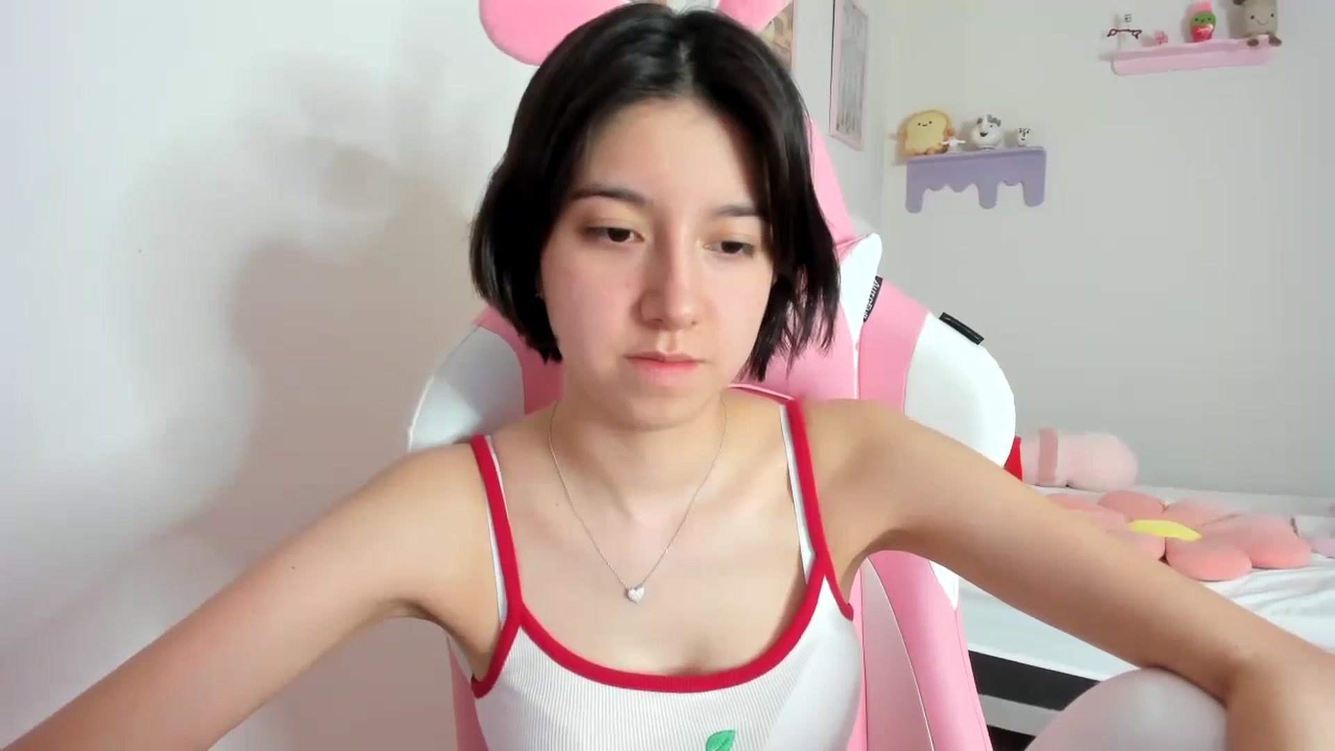 Gallery image thumbnail from Cherrycute666's myfreecams stream on, 10/04/2023, 15:42 image 17 of 20
