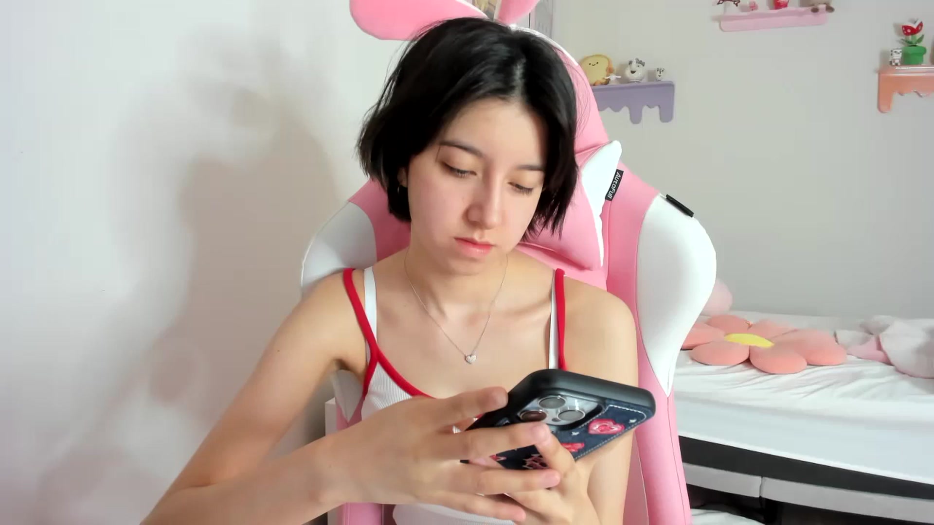 Gallery image thumbnail from Cherrycute666's myfreecams stream on, 10/04/2023, 15:42 image 1 of 20