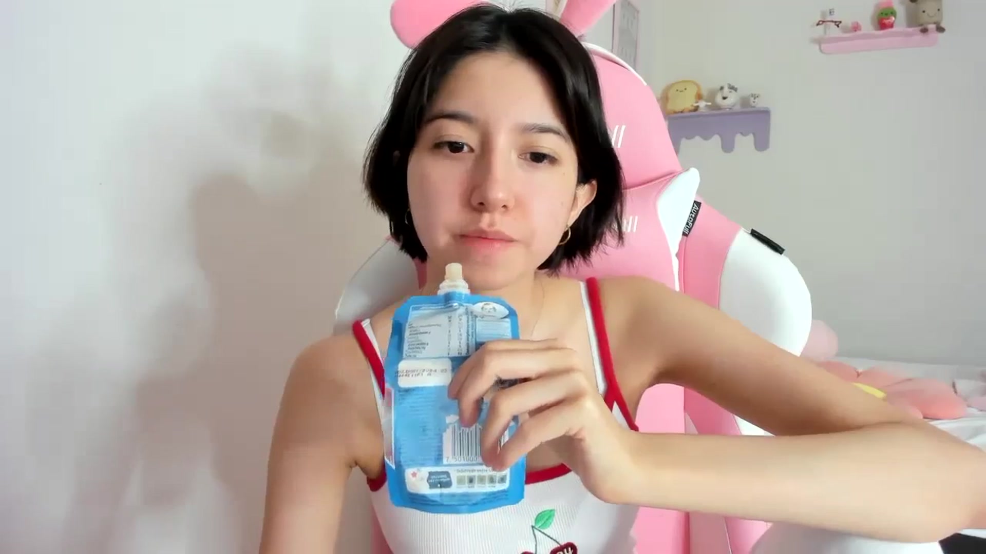Gallery image thumbnail from Cherrycute666's myfreecams stream on, 10/04/2023, 15:42 image 10 of 20