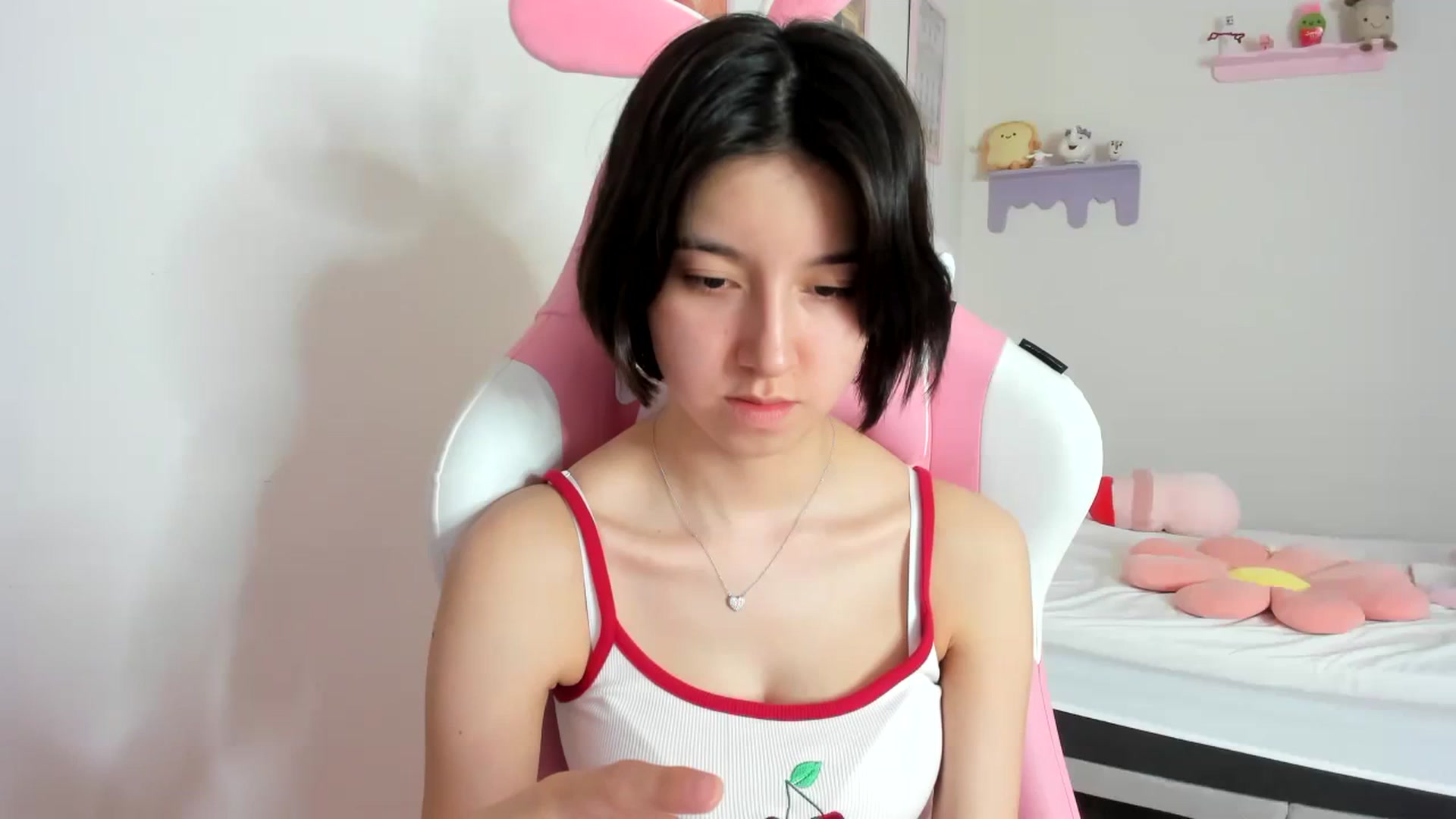 Gallery image thumbnail from Cherrycute666's myfreecams stream on, 10/04/2023, 15:42 image 18 of 20