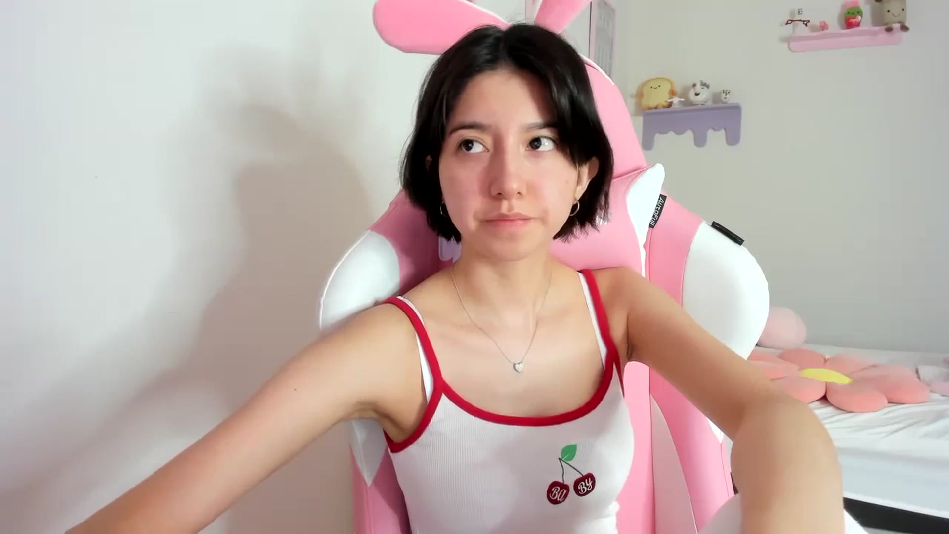 Gallery image thumbnail from Cherrycute666's myfreecams stream on, 10/04/2023, 15:42 image 9 of 20