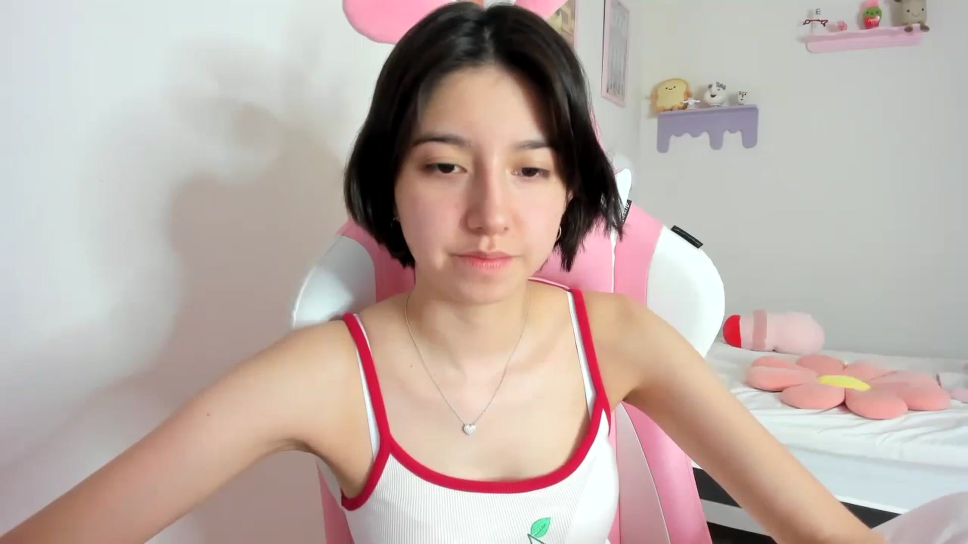 Gallery image thumbnail from Cherrycute666's myfreecams stream on, 10/04/2023, 15:42 image 16 of 20