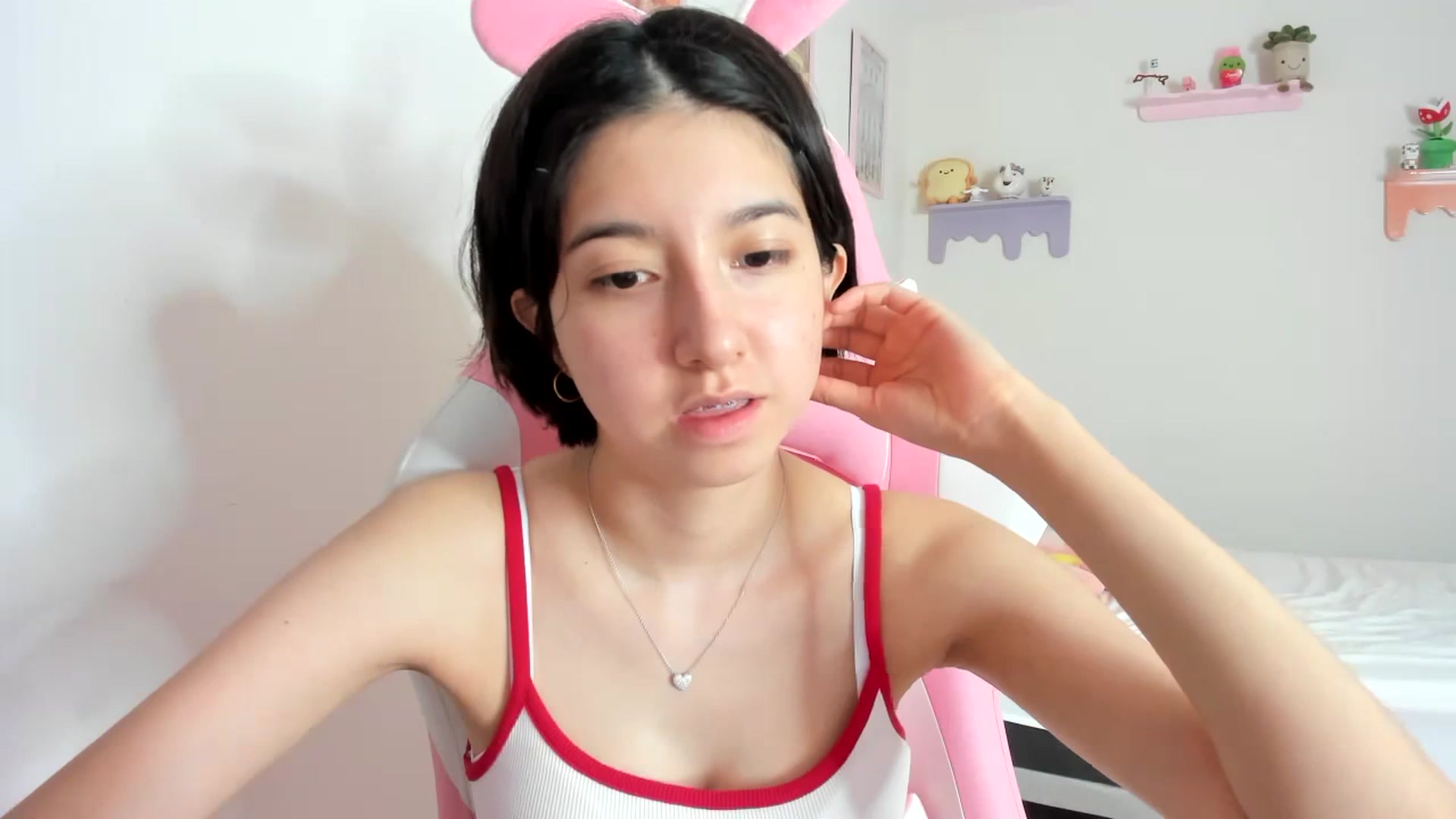 Gallery image thumbnail from Cherrycute666's myfreecams stream on, 10/04/2023, 23:30 image 10 of 20