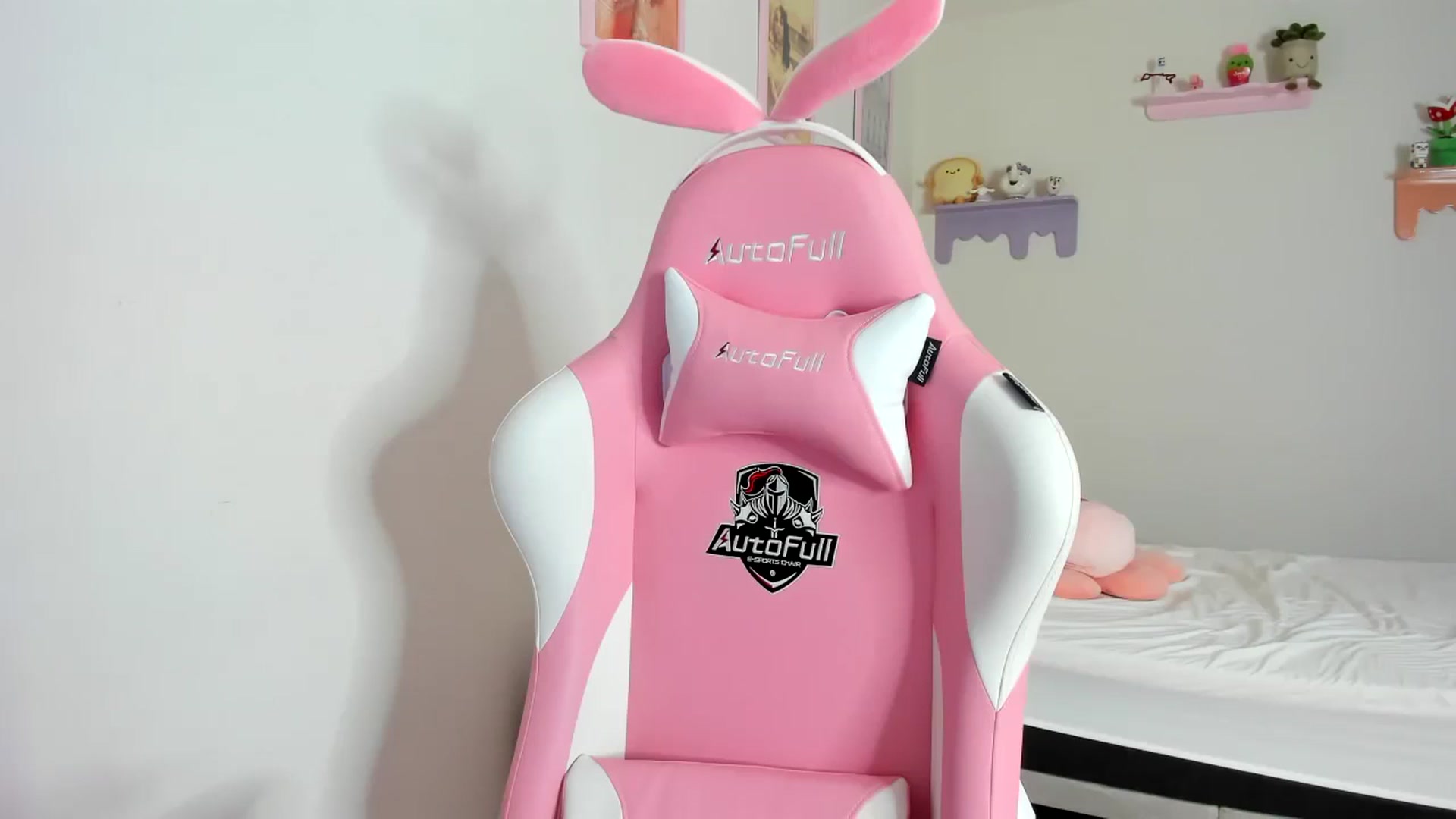 Gallery image thumbnail from Cherrycute666's myfreecams stream on, 10/05/2023, 07:26 image 19 of 20