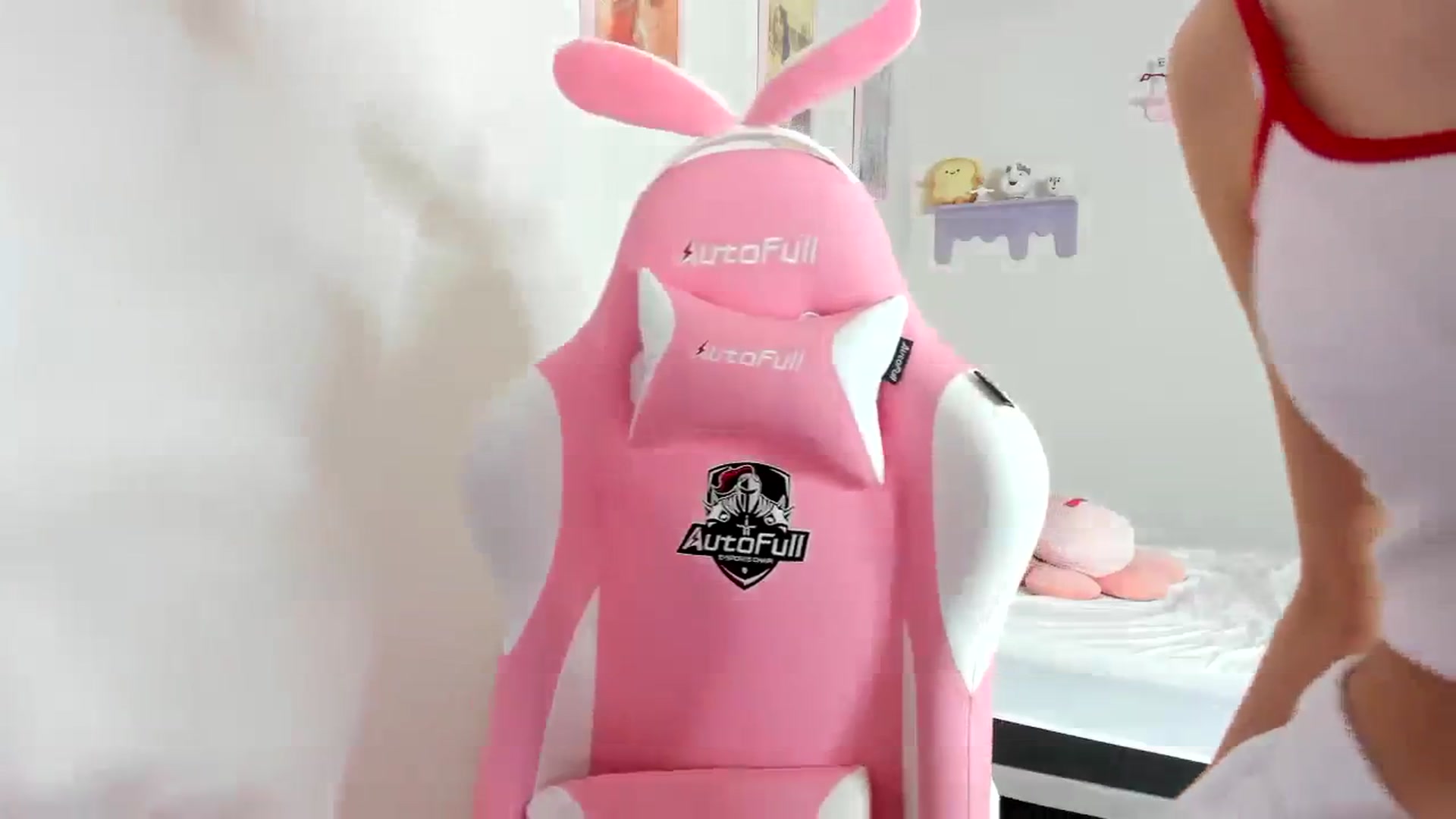 Gallery image thumbnail from Cherrycute666's myfreecams stream on, 10/05/2023, 07:26 image 18 of 20